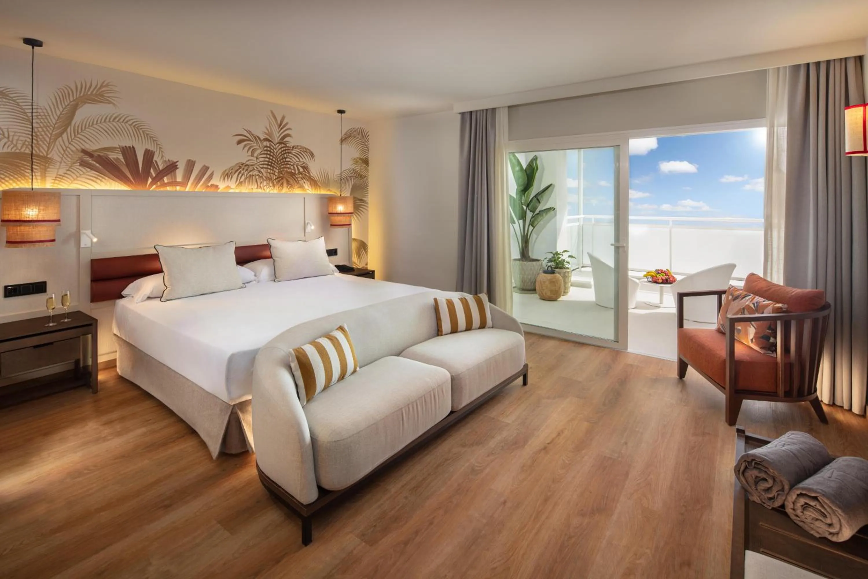 Photo of the whole room, Bed in Princess Taurito