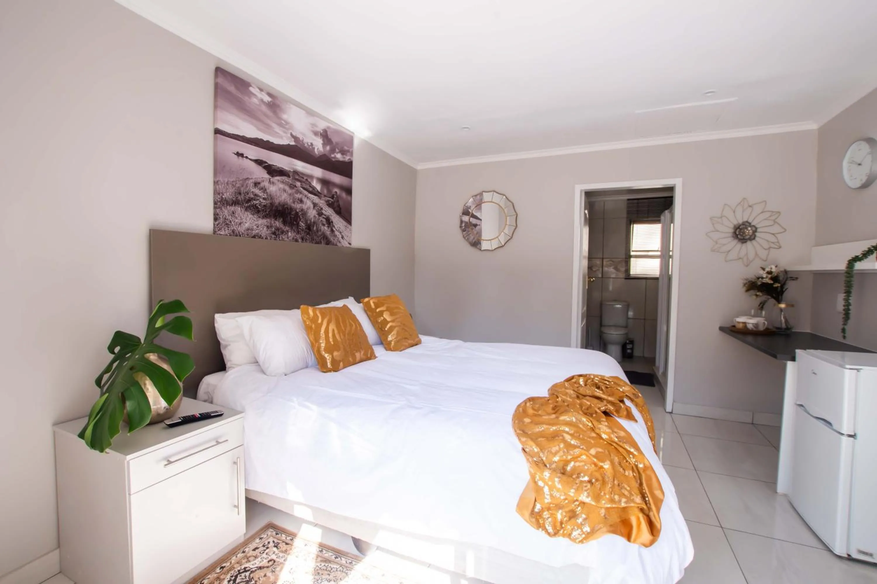 Studio - single occupancy in Prestigious Apartments