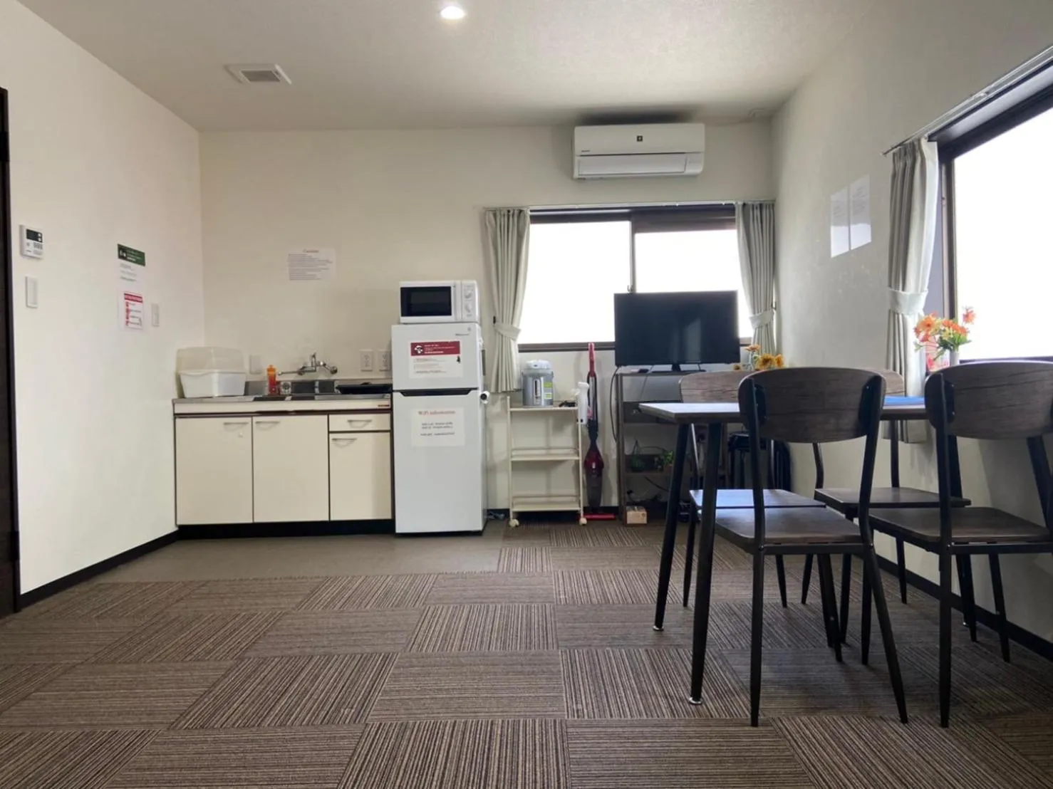 Dining area in Guest House Shine Bright