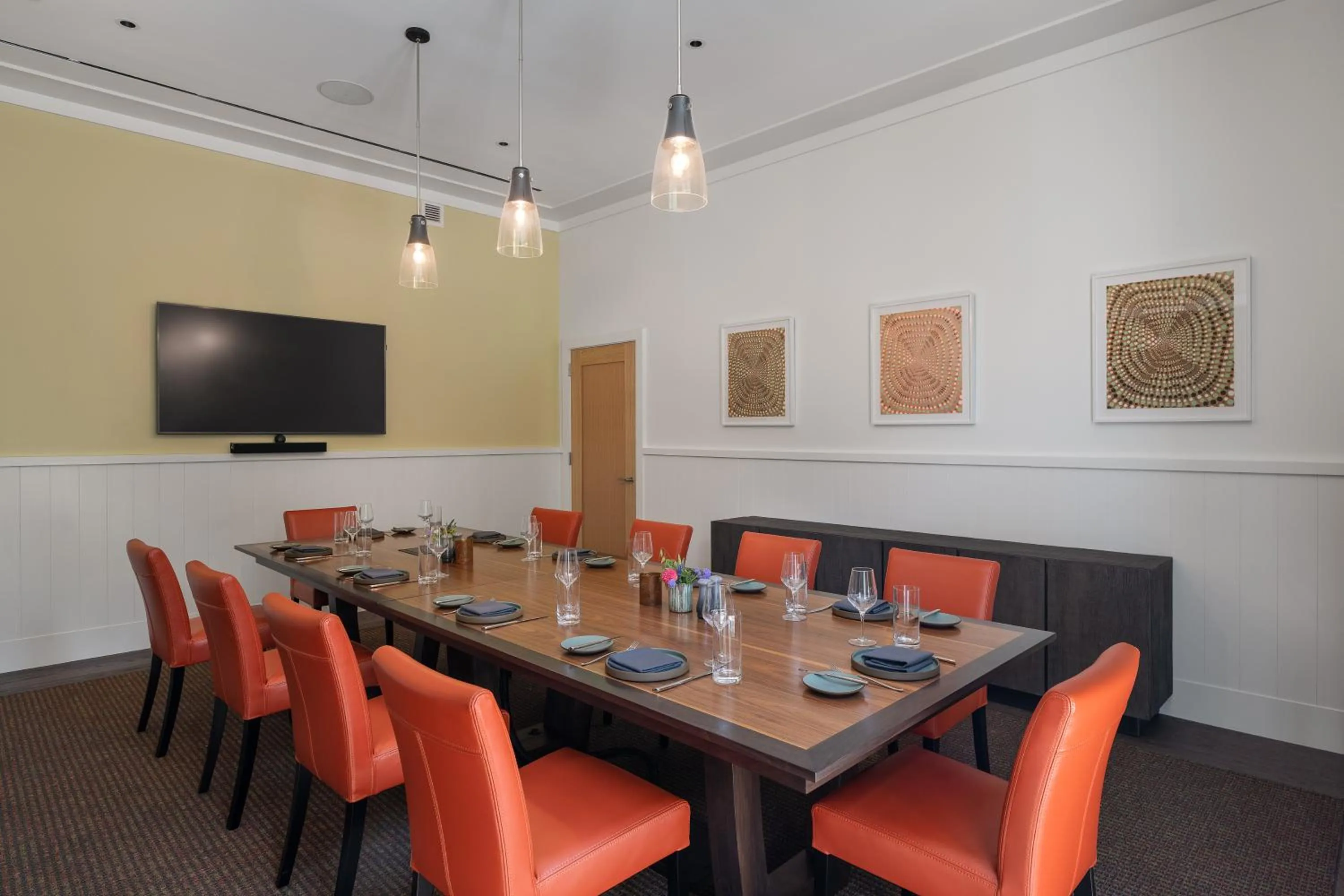 Restaurant/places to eat in The Williams Inn