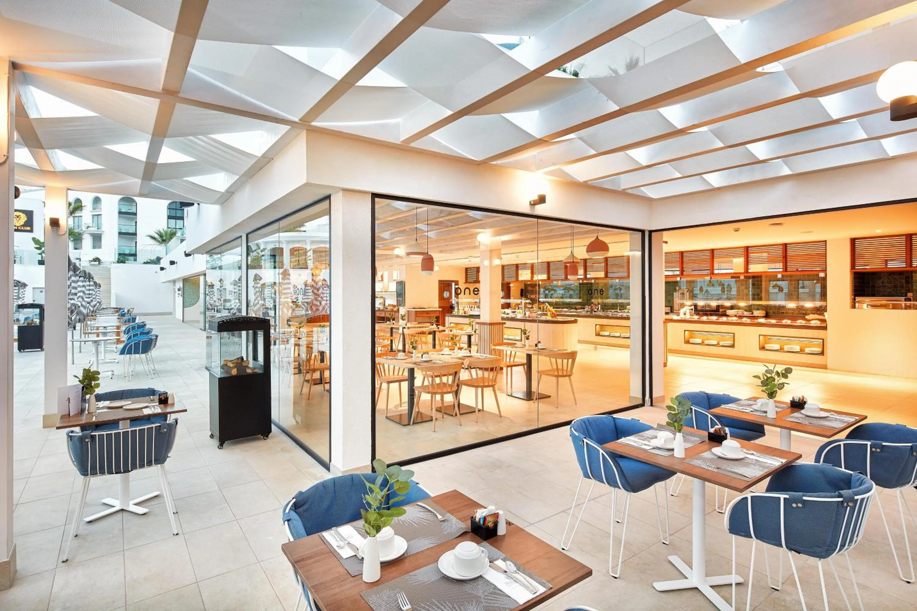 Lounge or bar in Princess Inspire Tenerife - Adults Only