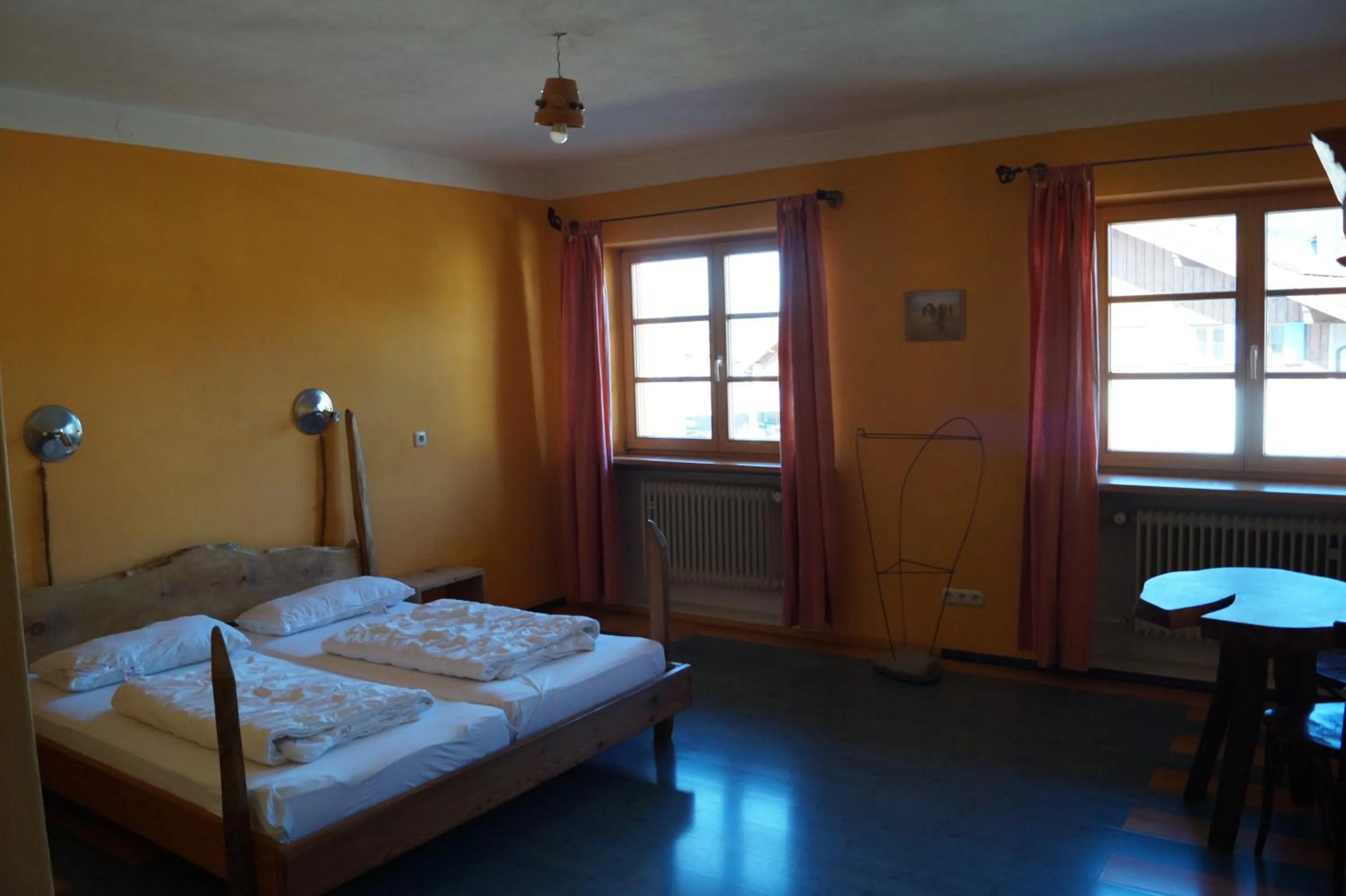 Staff, Bed in Schiff Bihlerdorf - Hostel