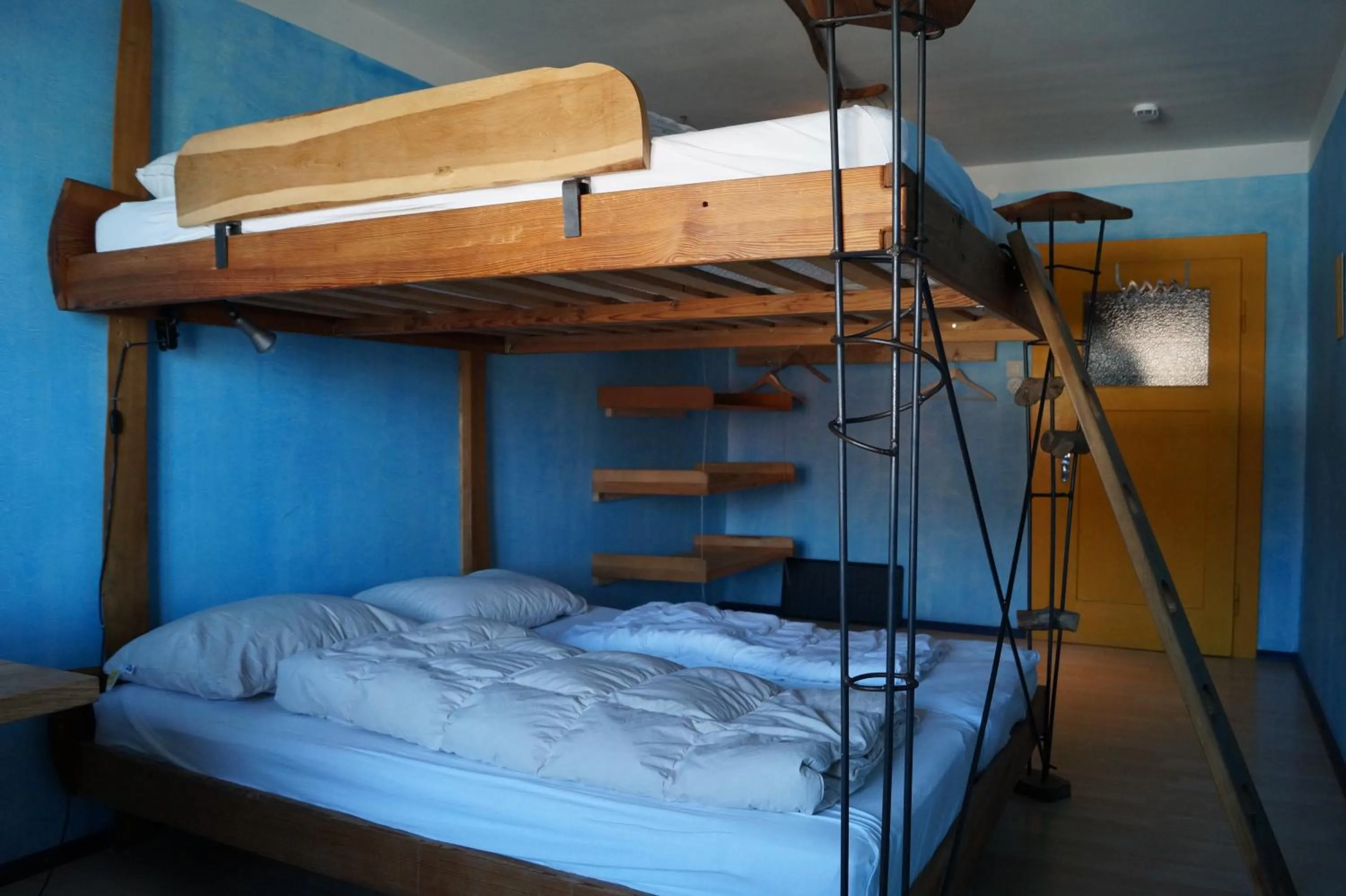 bunk bed, Bed in Schiff Bihlerdorf - Hostel