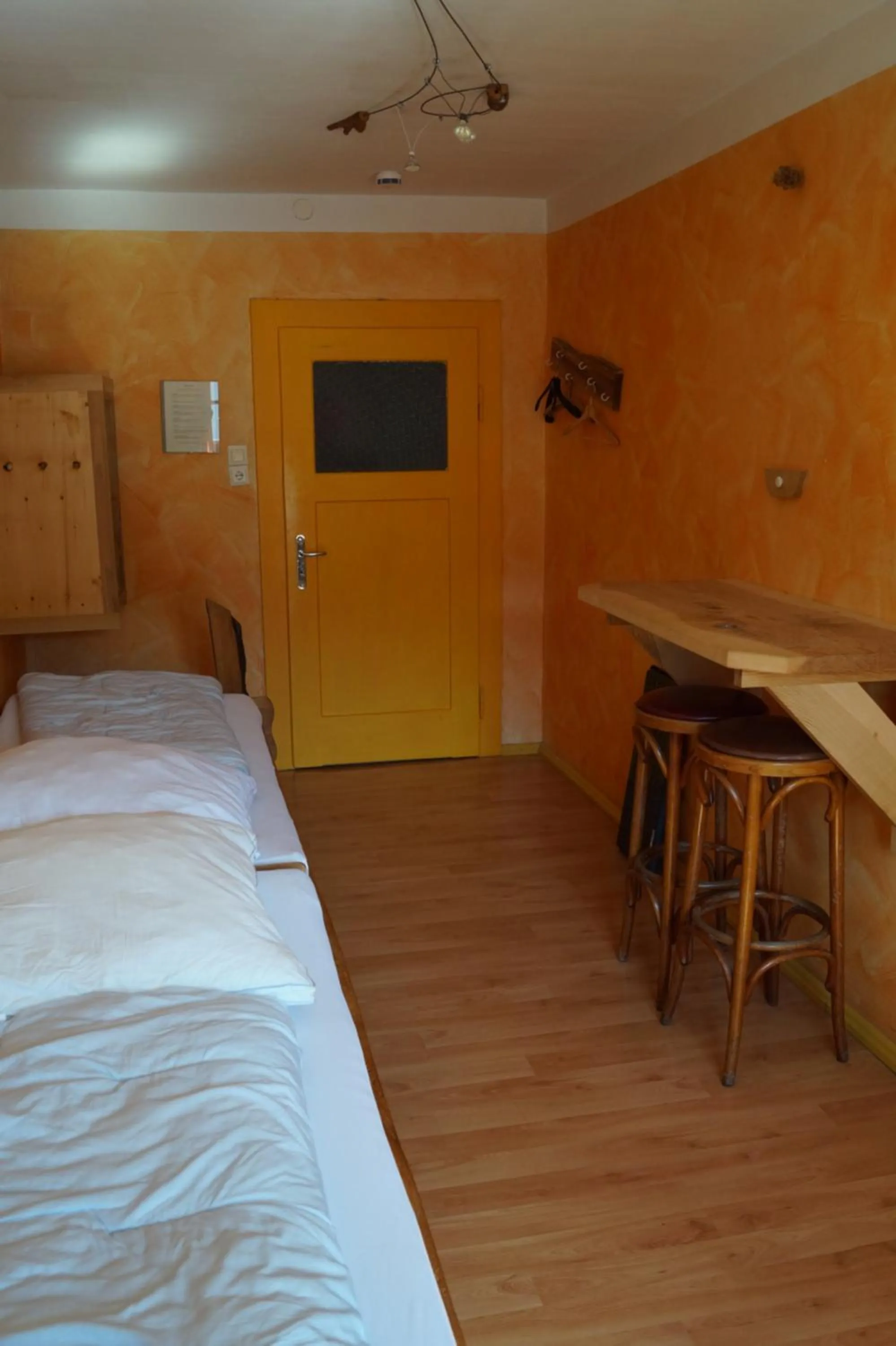 Photo of the whole room, Bed in Schiff Bihlerdorf - Hostel