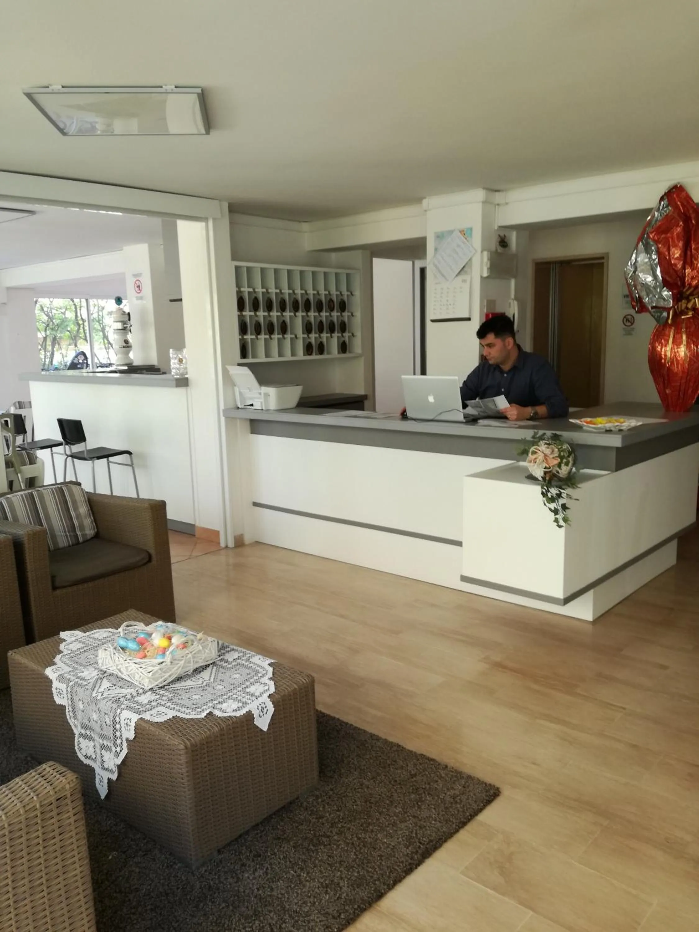 Lobby or reception in Hotel Ville De Paris