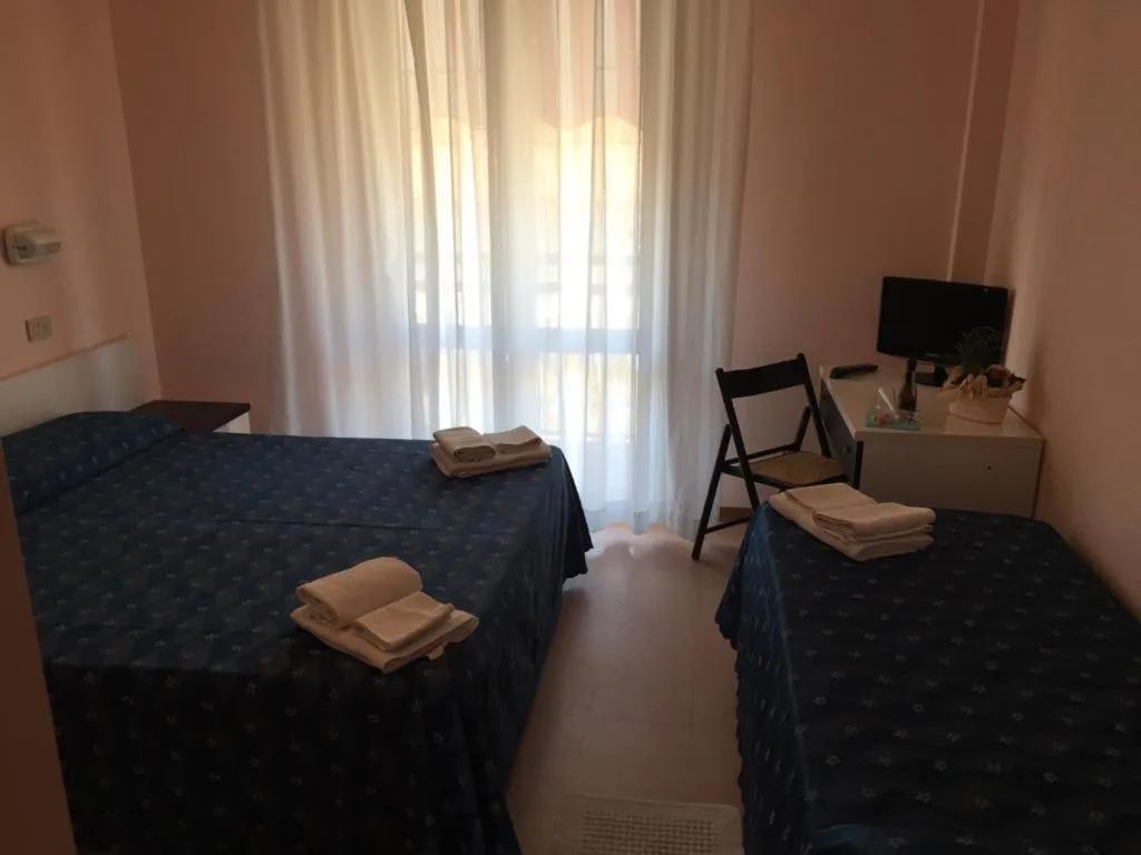 Bed in Hotel Ville De Paris