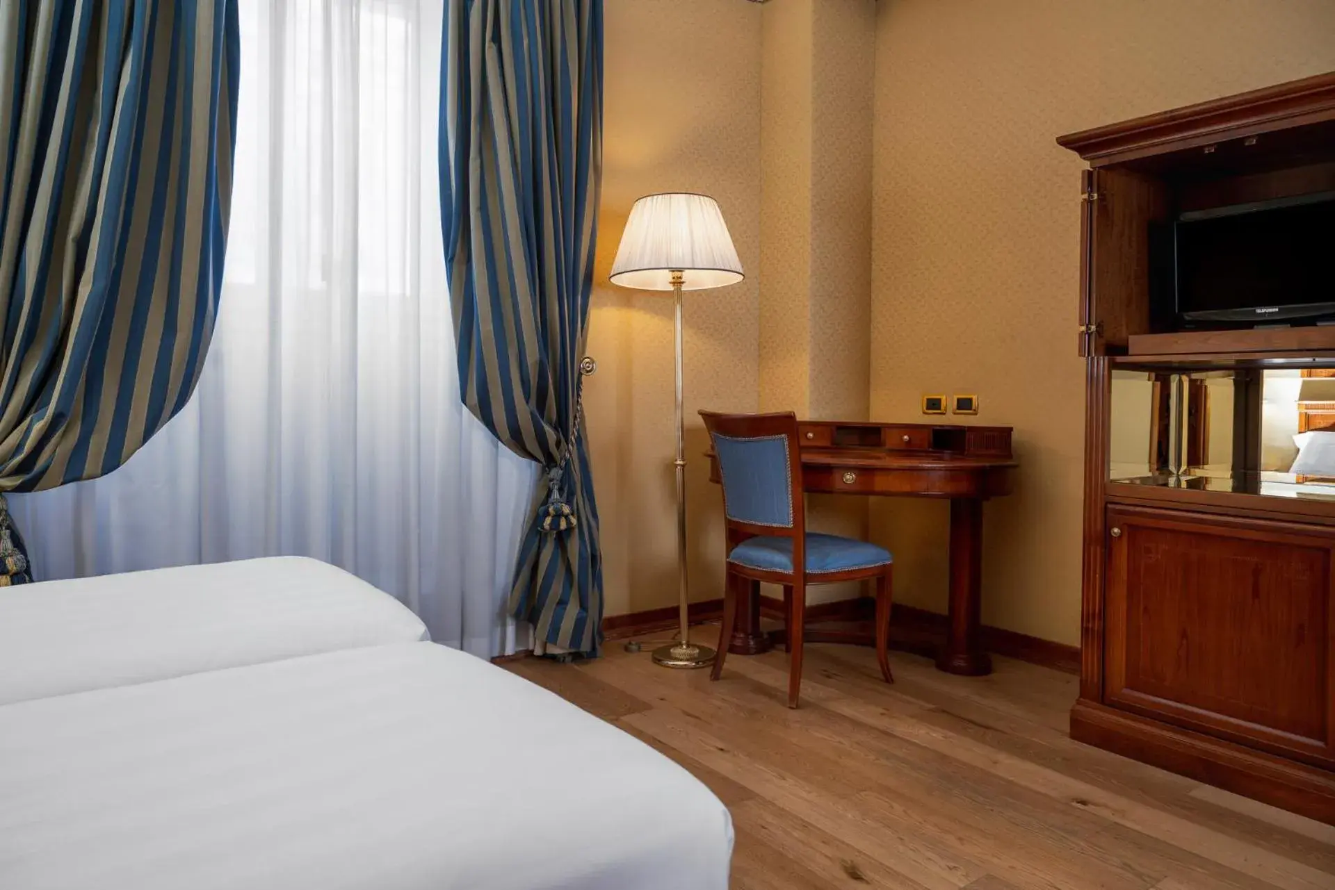 Bed in Hotel Oceania Bed in Hotel Oceania