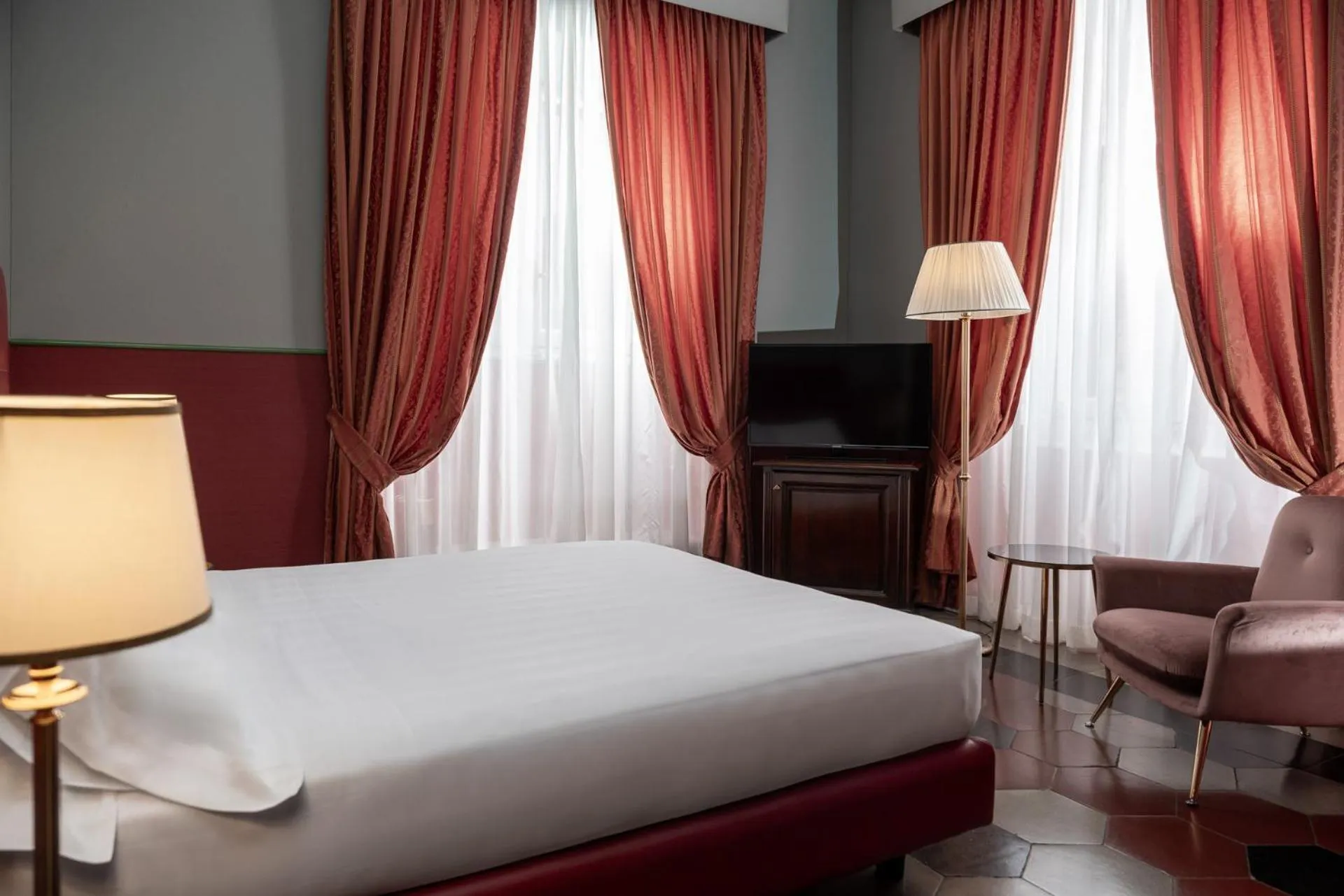 Bed in Hotel Oceania