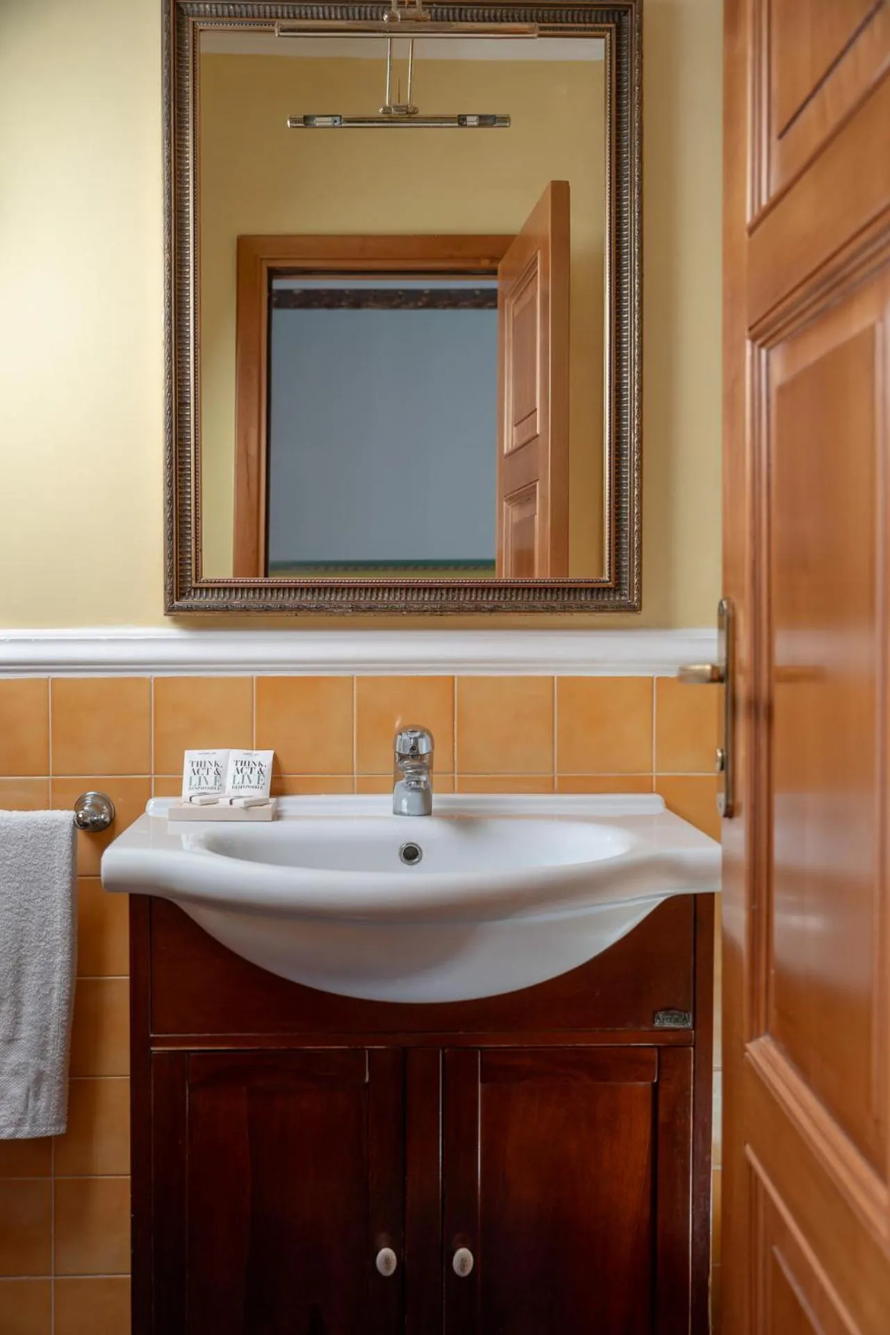 Bathroom in Hotel Oceania