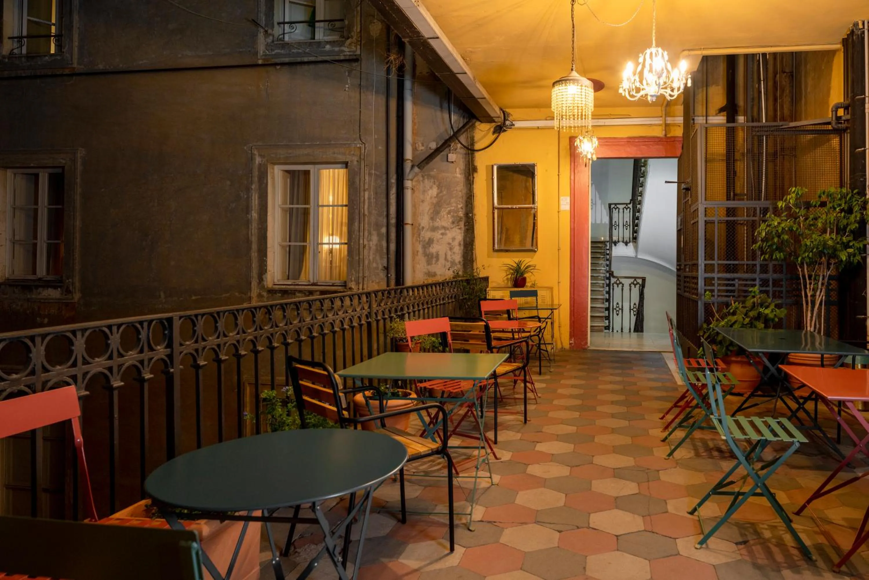 Patio in Hotel Oceania