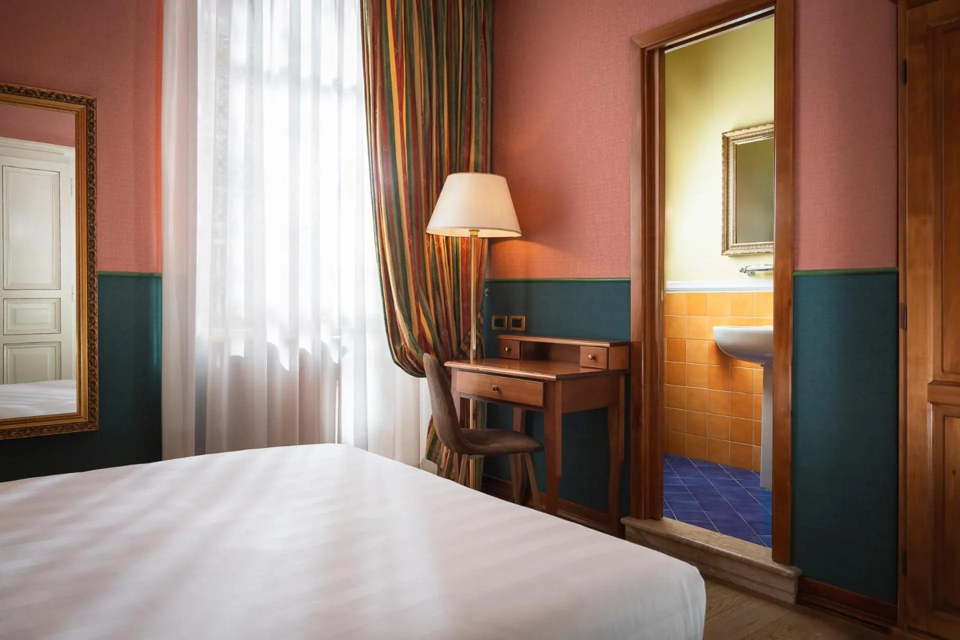 Bed in Hotel Oceania