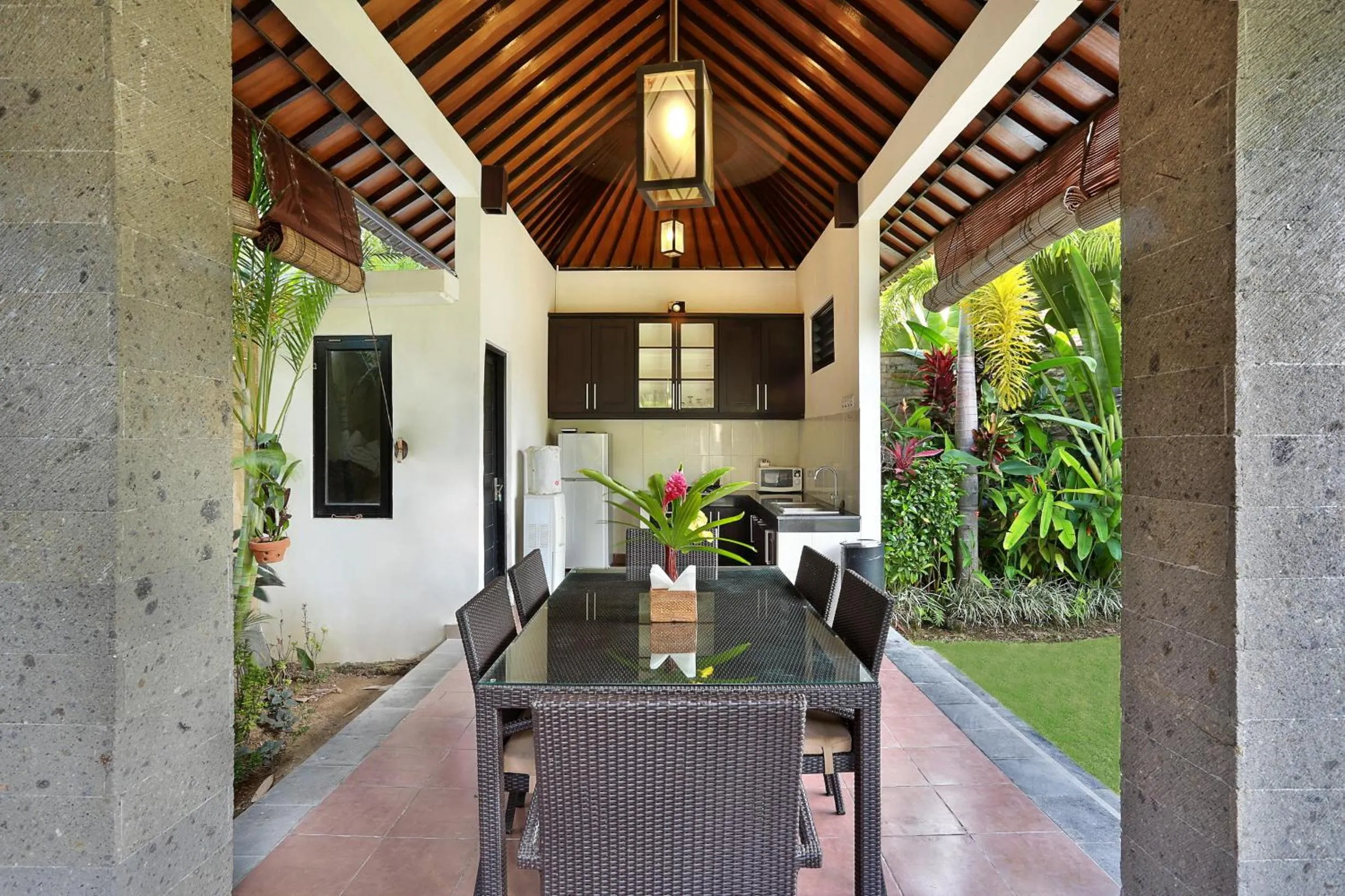 Kitchen or kitchenette in Askara Villa