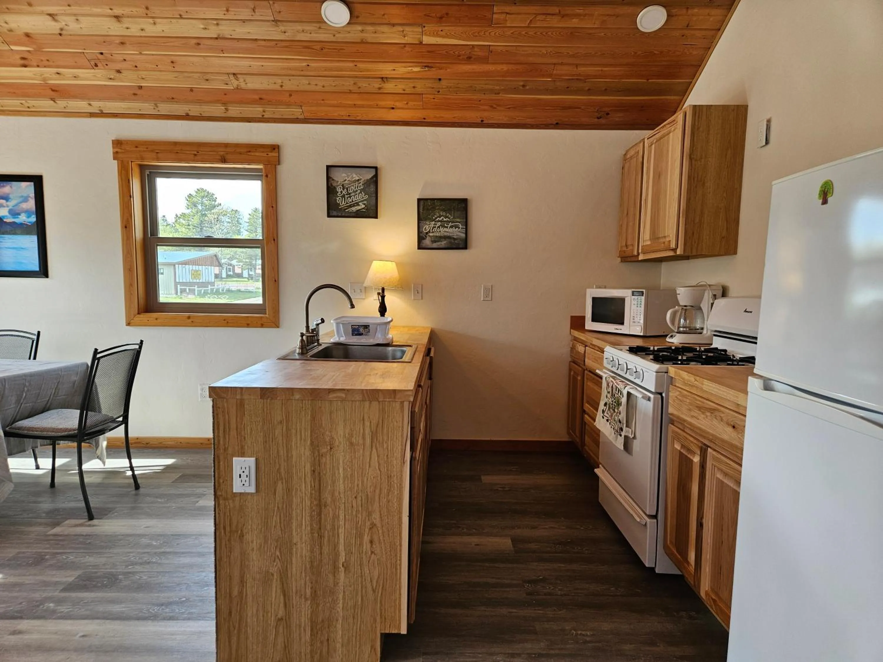 Summit Mountain Lodge and Steakhouse