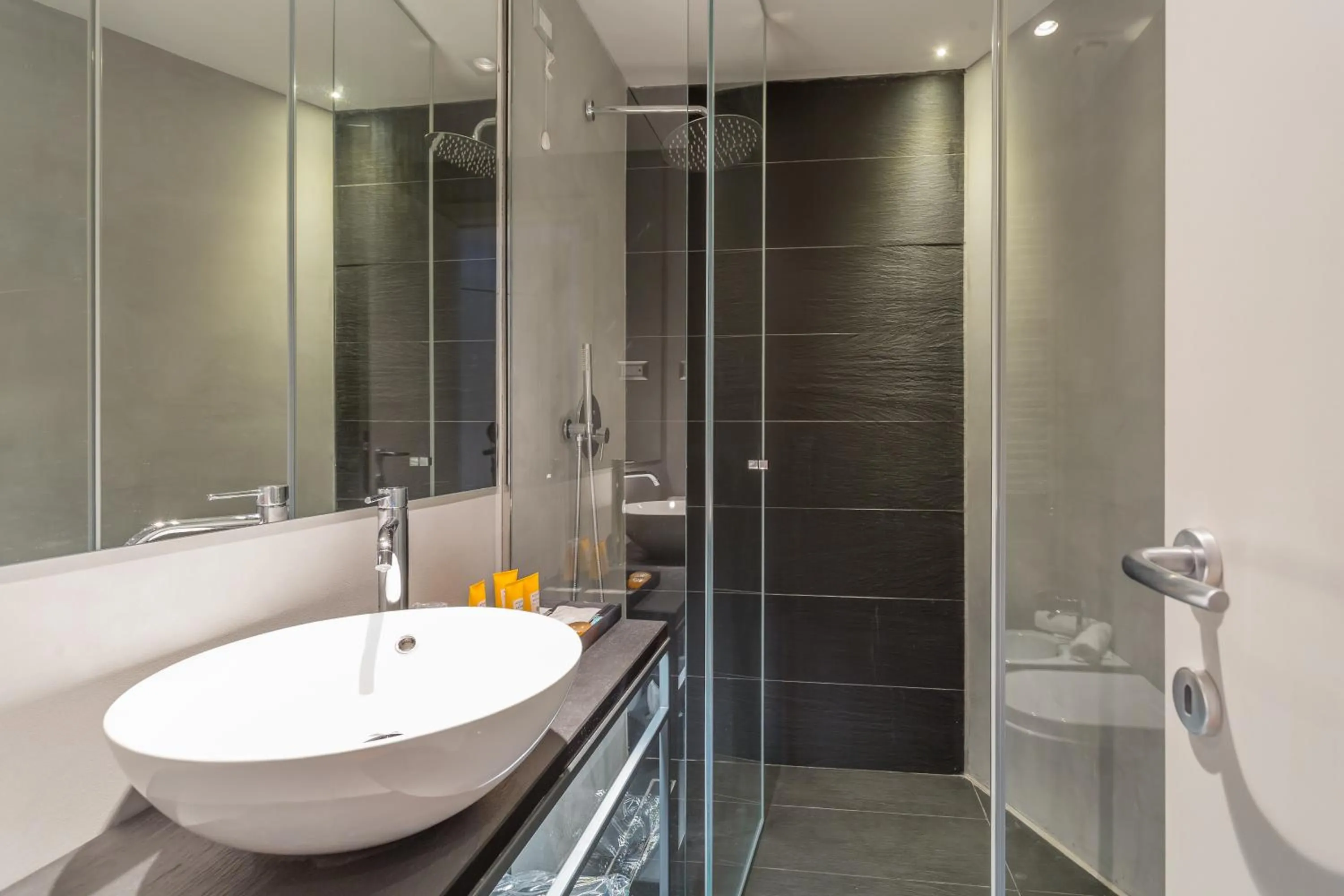 Bathroom in Fauno Urban Resort