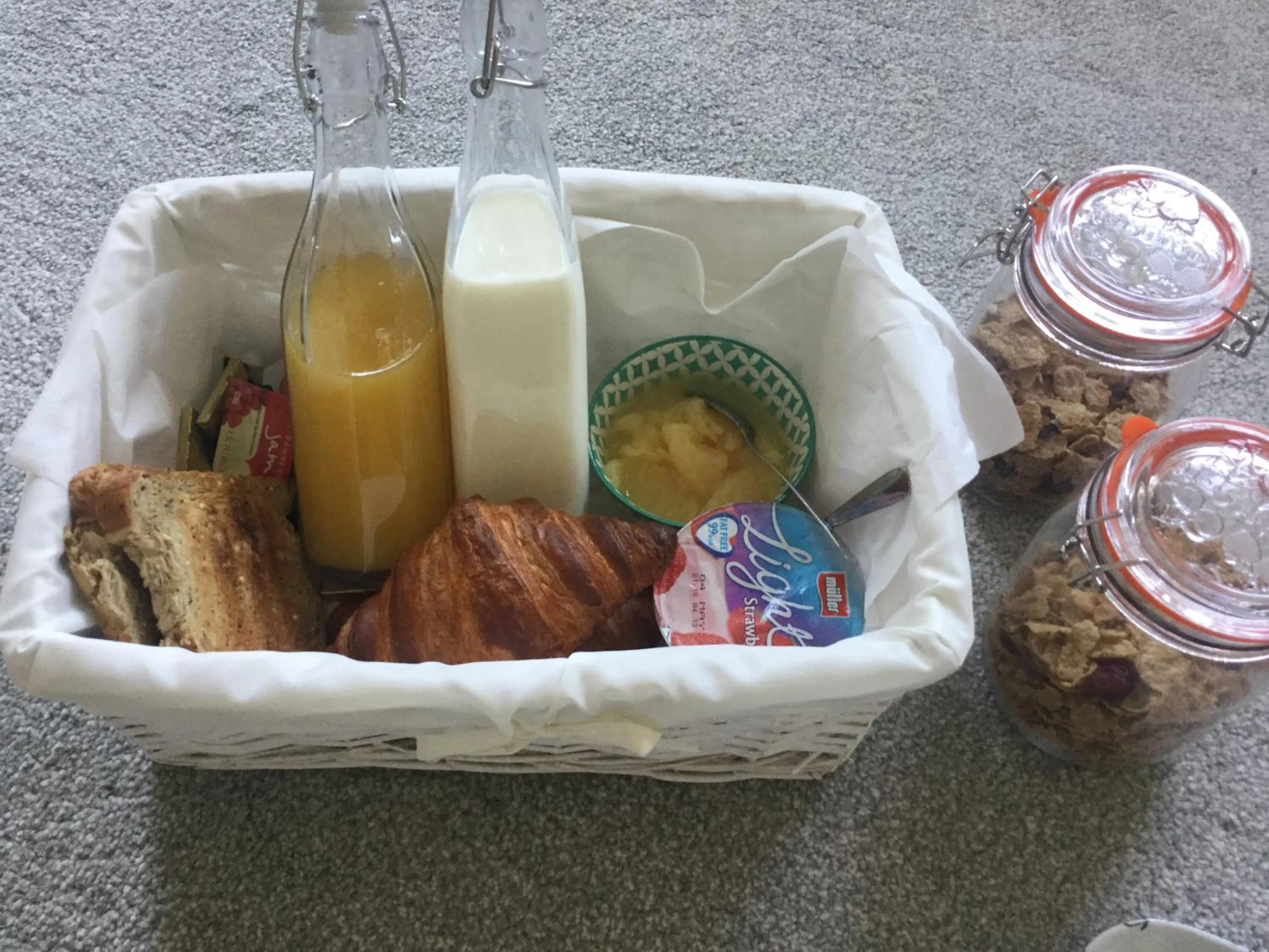 Continental breakfast in Glebe House