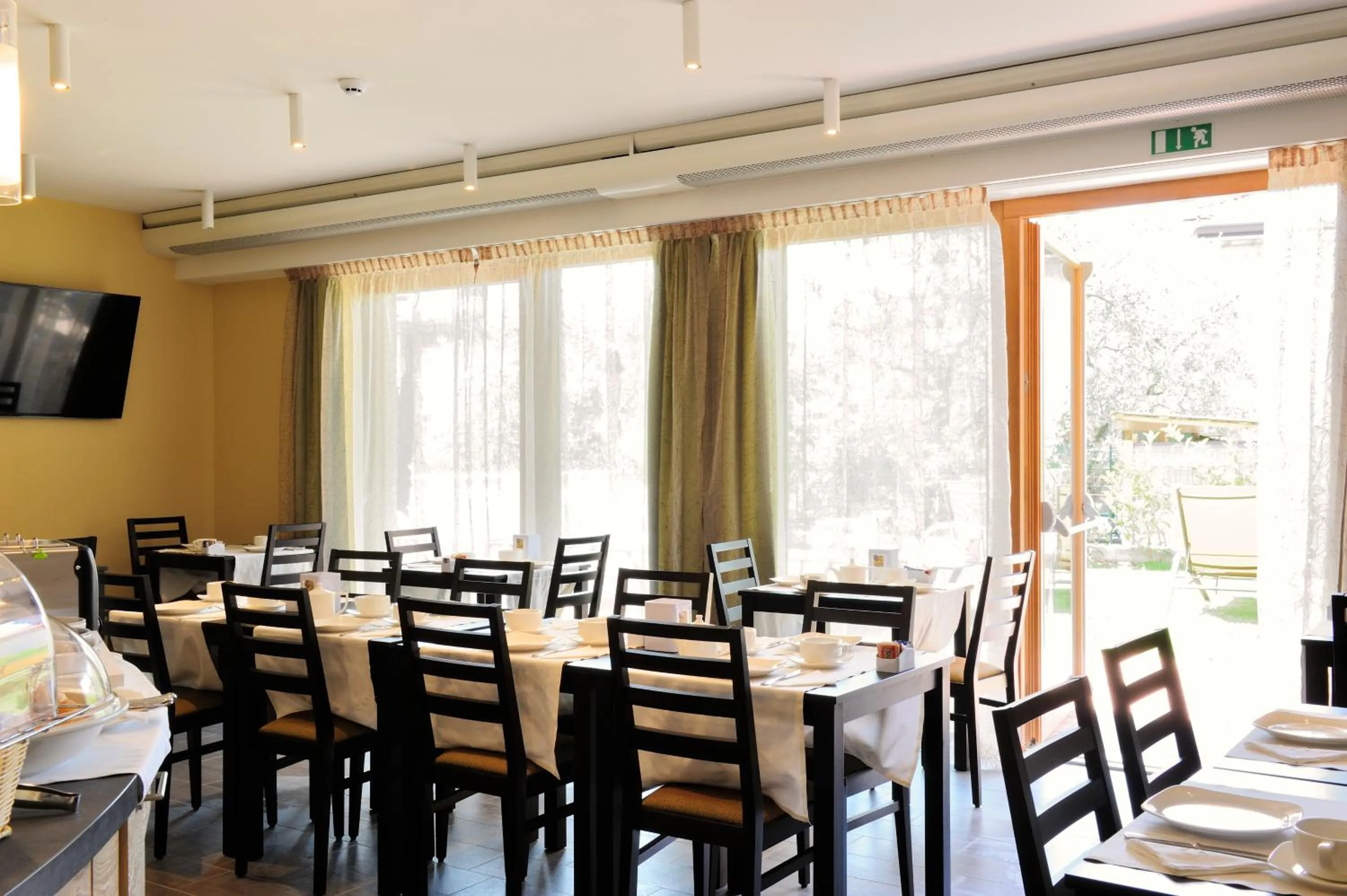 Restaurant/places to eat in Eco Hotel Bonapace