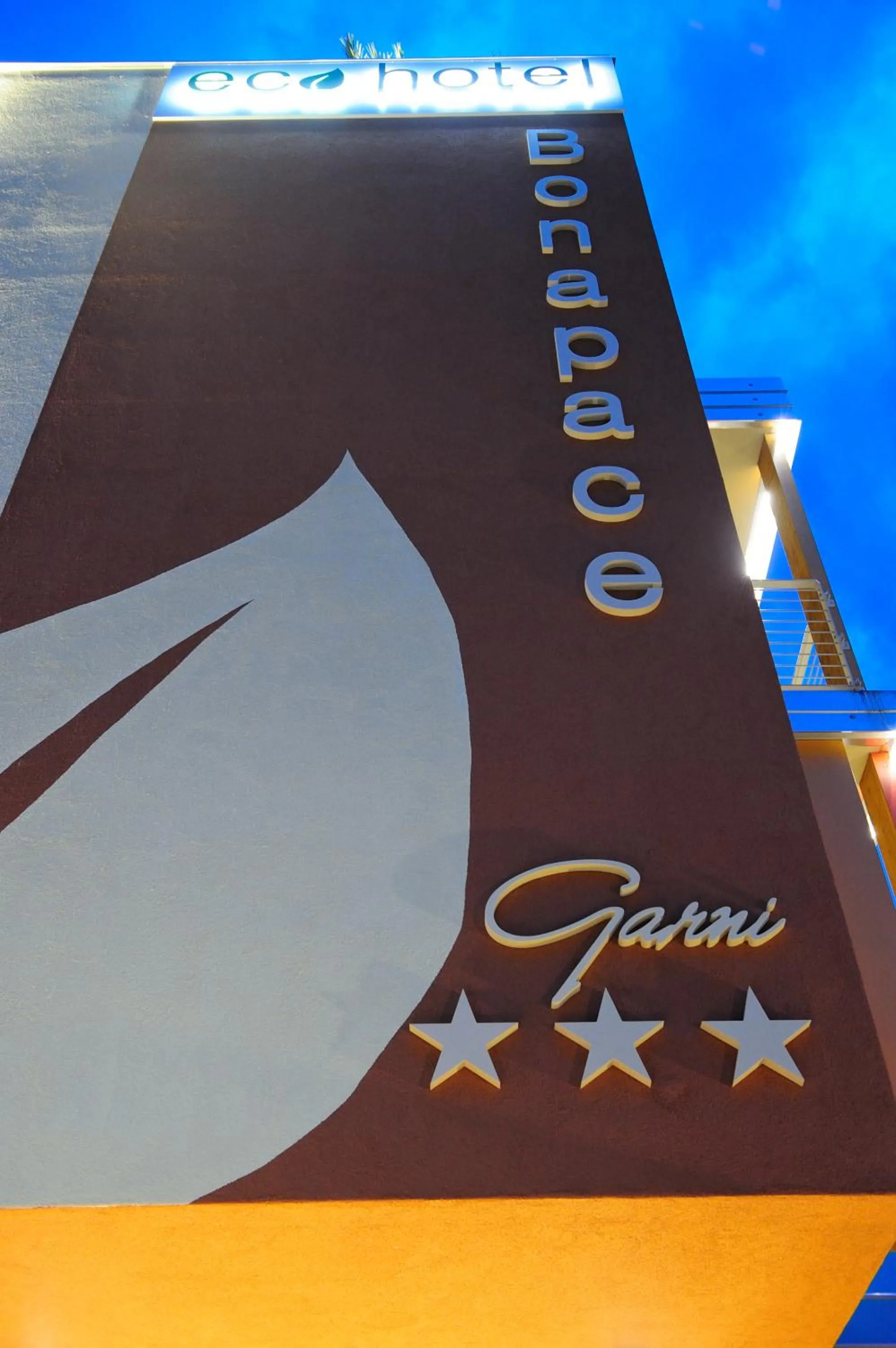 Facade/entrance in Eco Hotel Bonapace