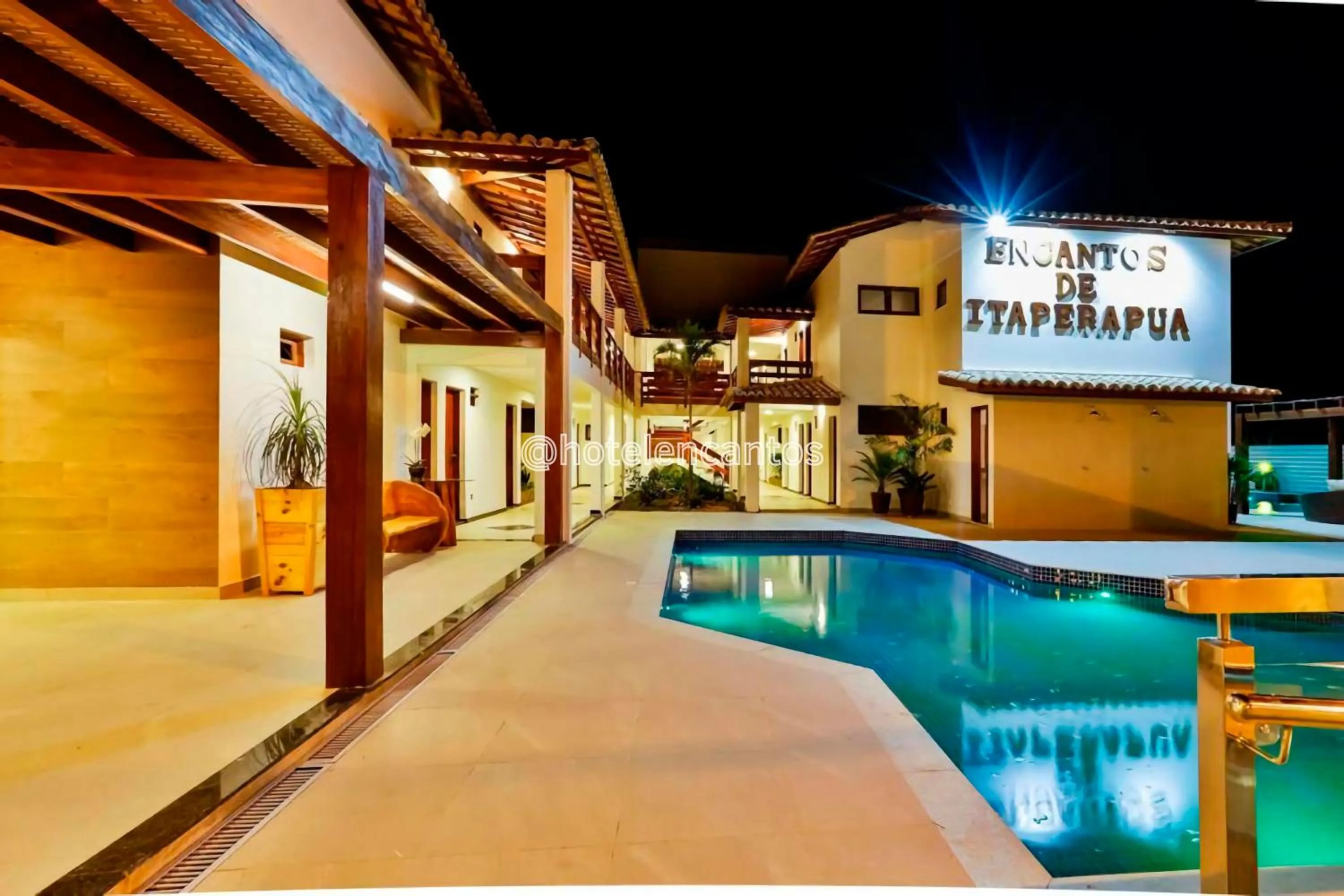 Night in Hotel Encantos de Itaperapuã