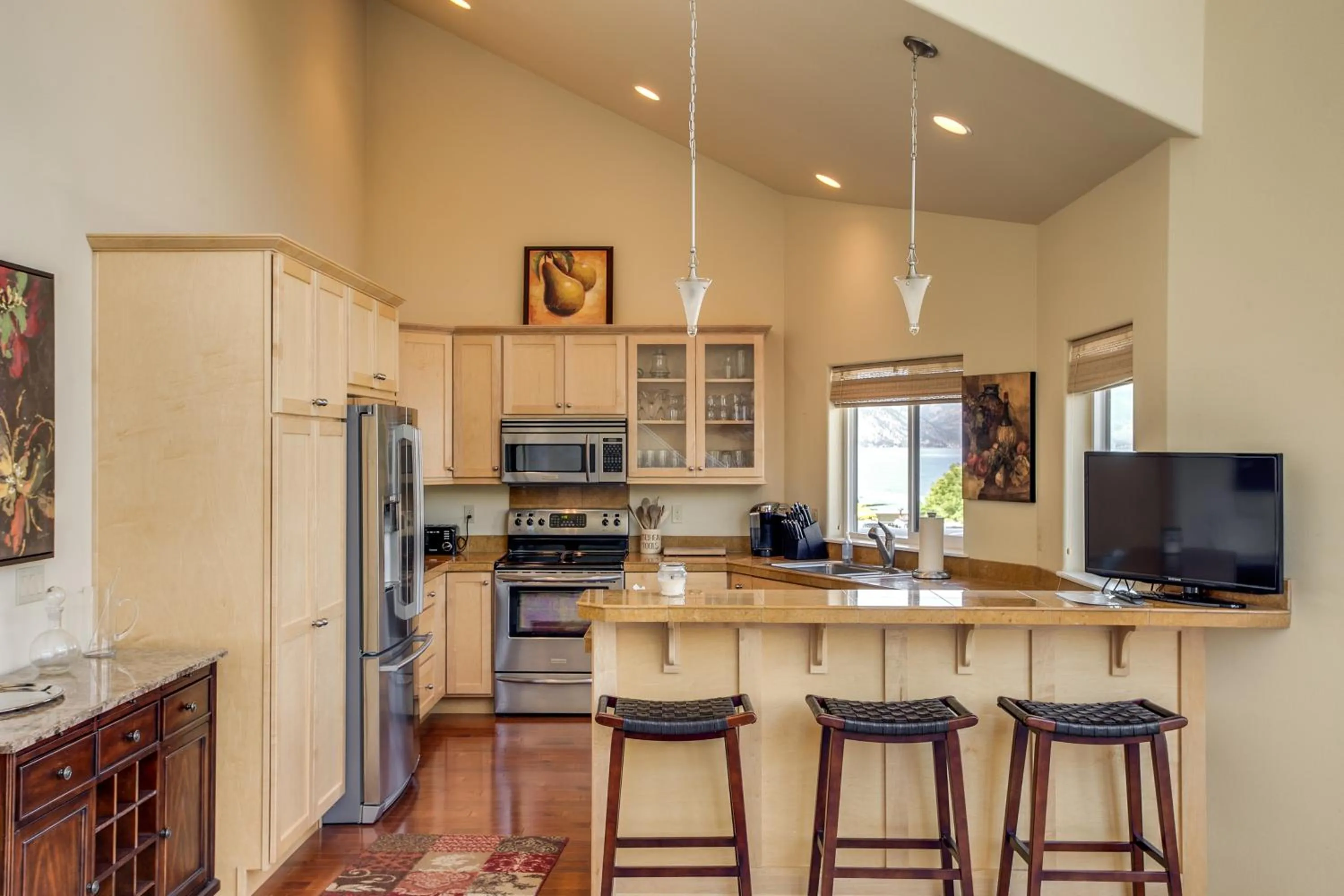 Kitchen or kitchenette in Chelan Resort Waterfront Townhouse