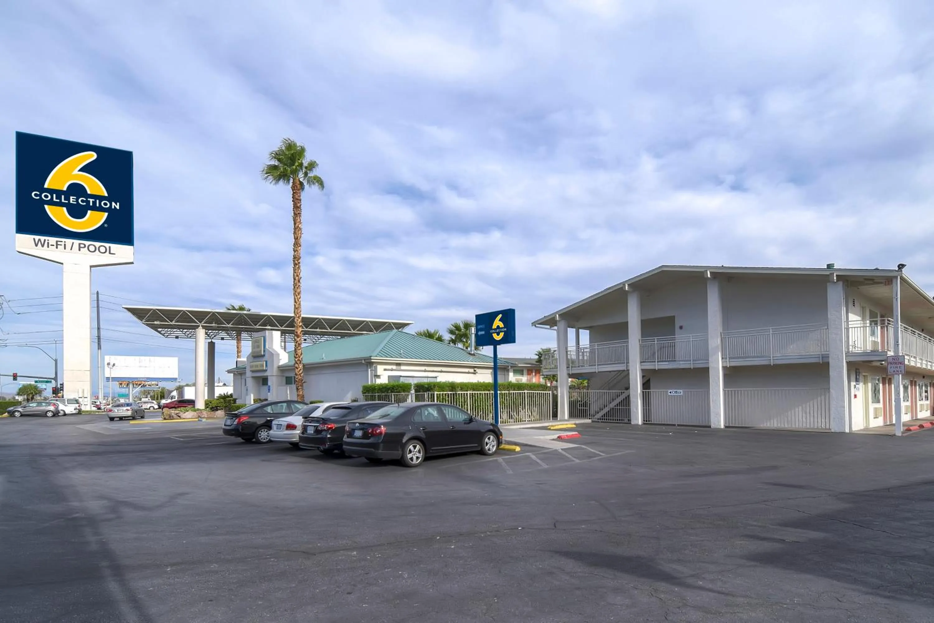 Parking in Studio 6 Suites Las Vegas, NV - Tropicana