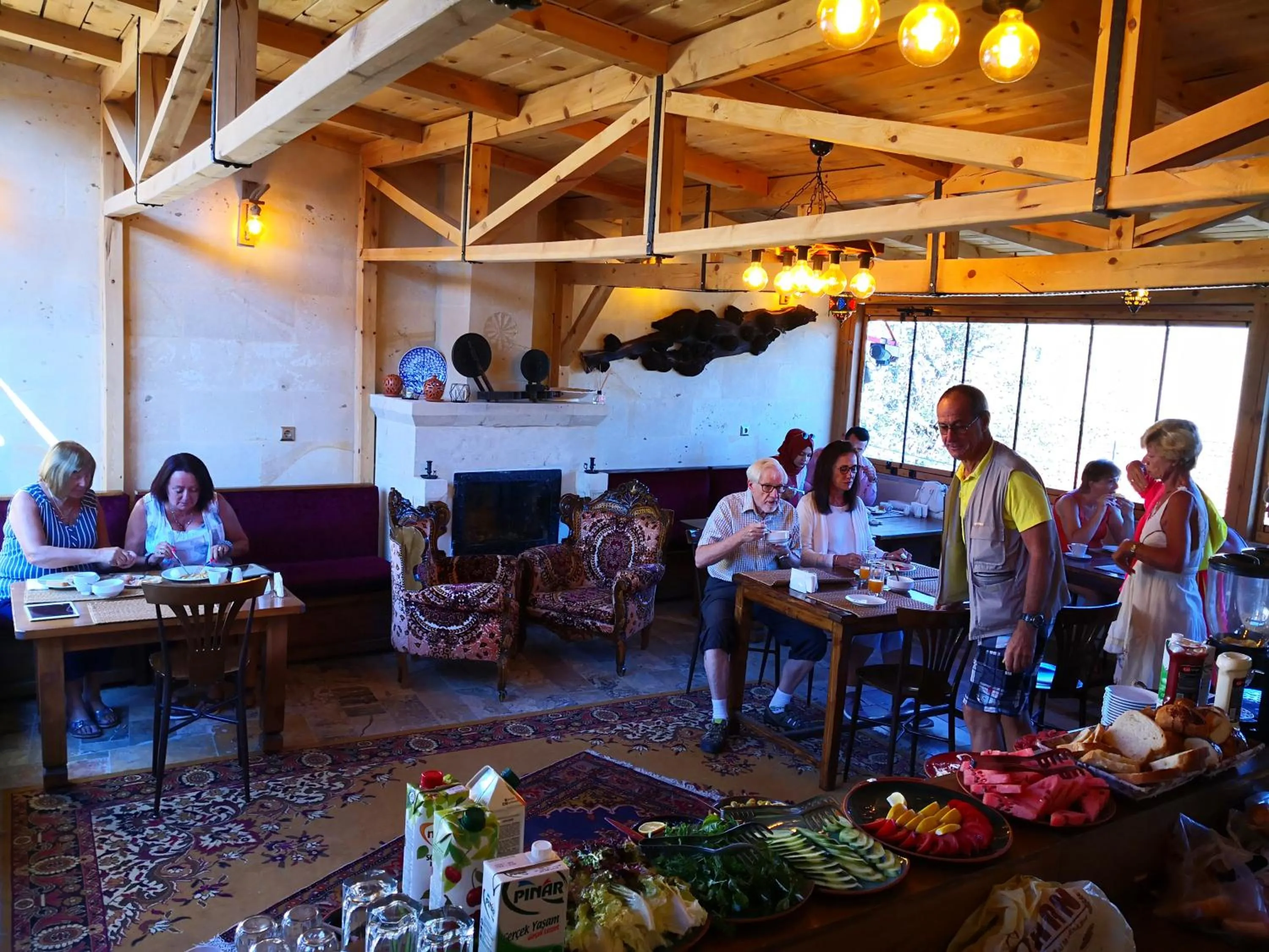 Restaurant/places to eat in Larissa Cave Hotel