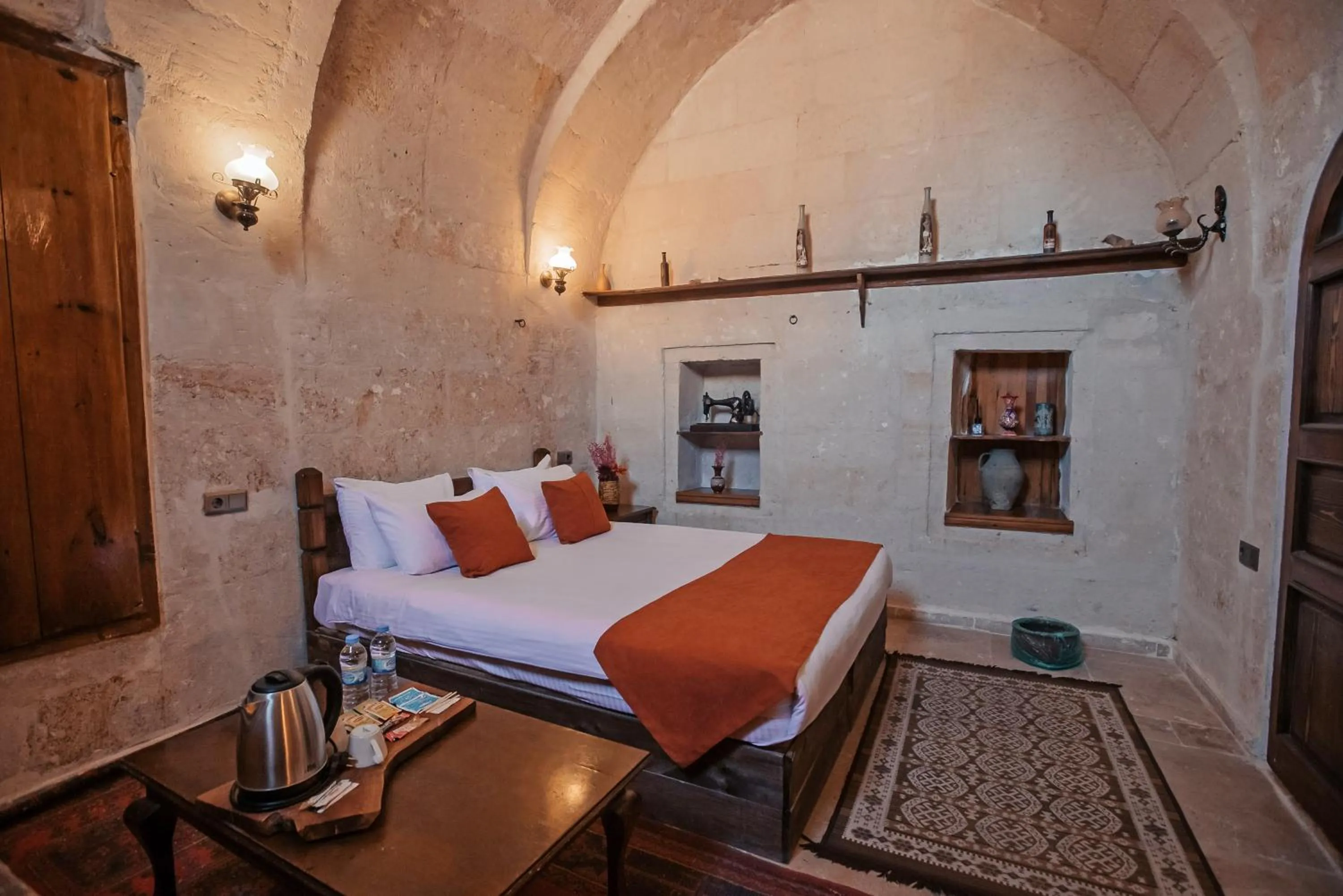 Photo of the whole room in Larissa Cave Hotel