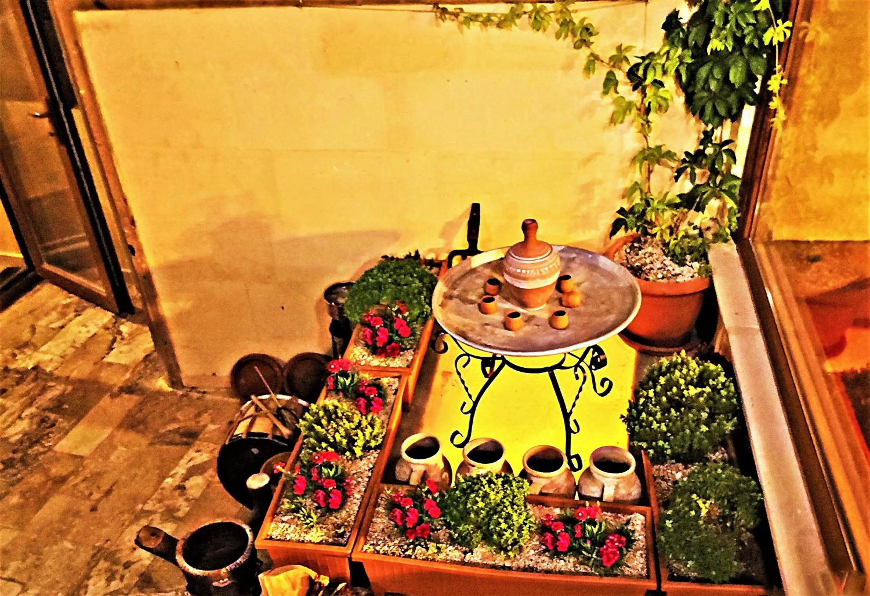 Inner courtyard view in Larissa Cave Hotel