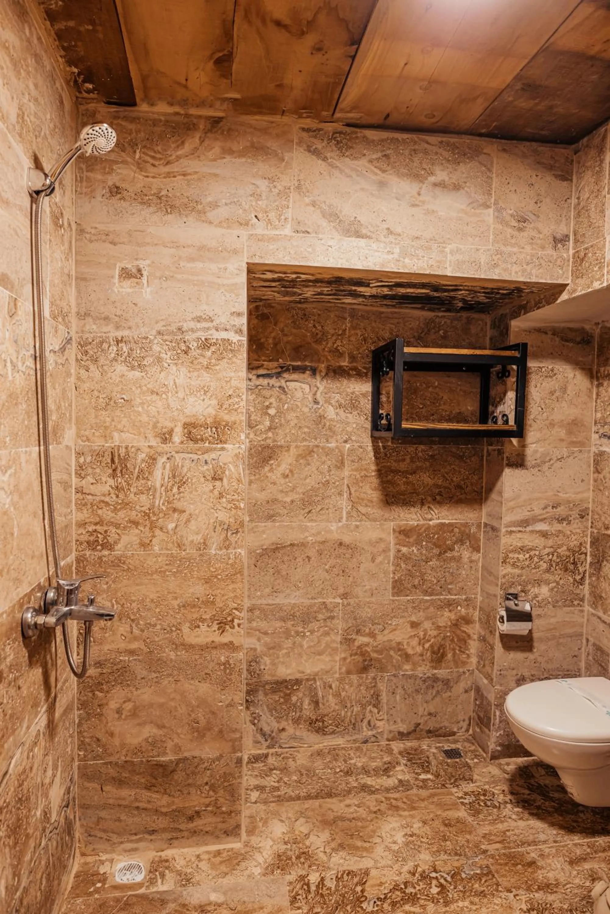 Bathroom in Larissa Cave Hotel