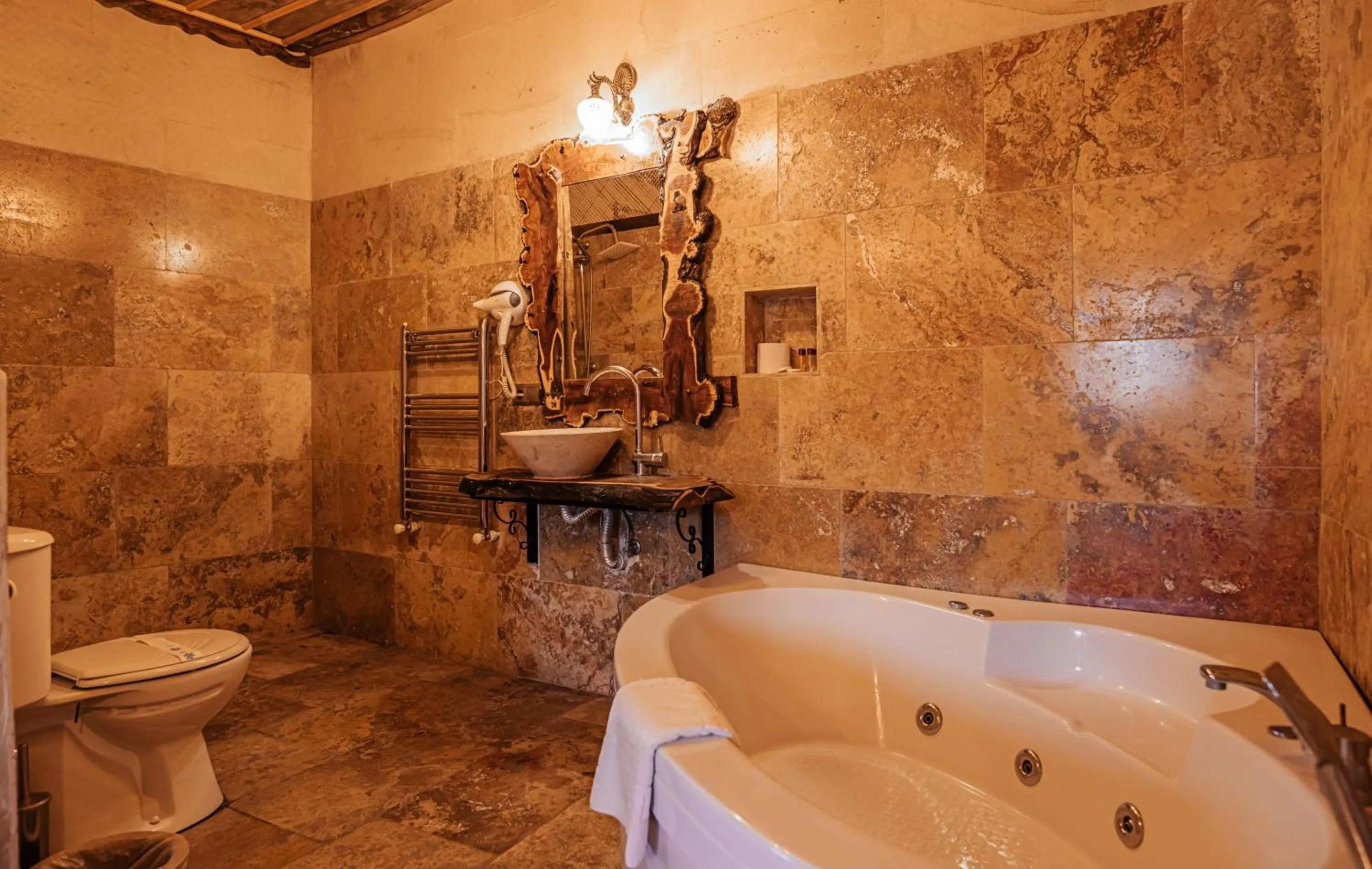 Hot Tub in Larissa Cave Hotel