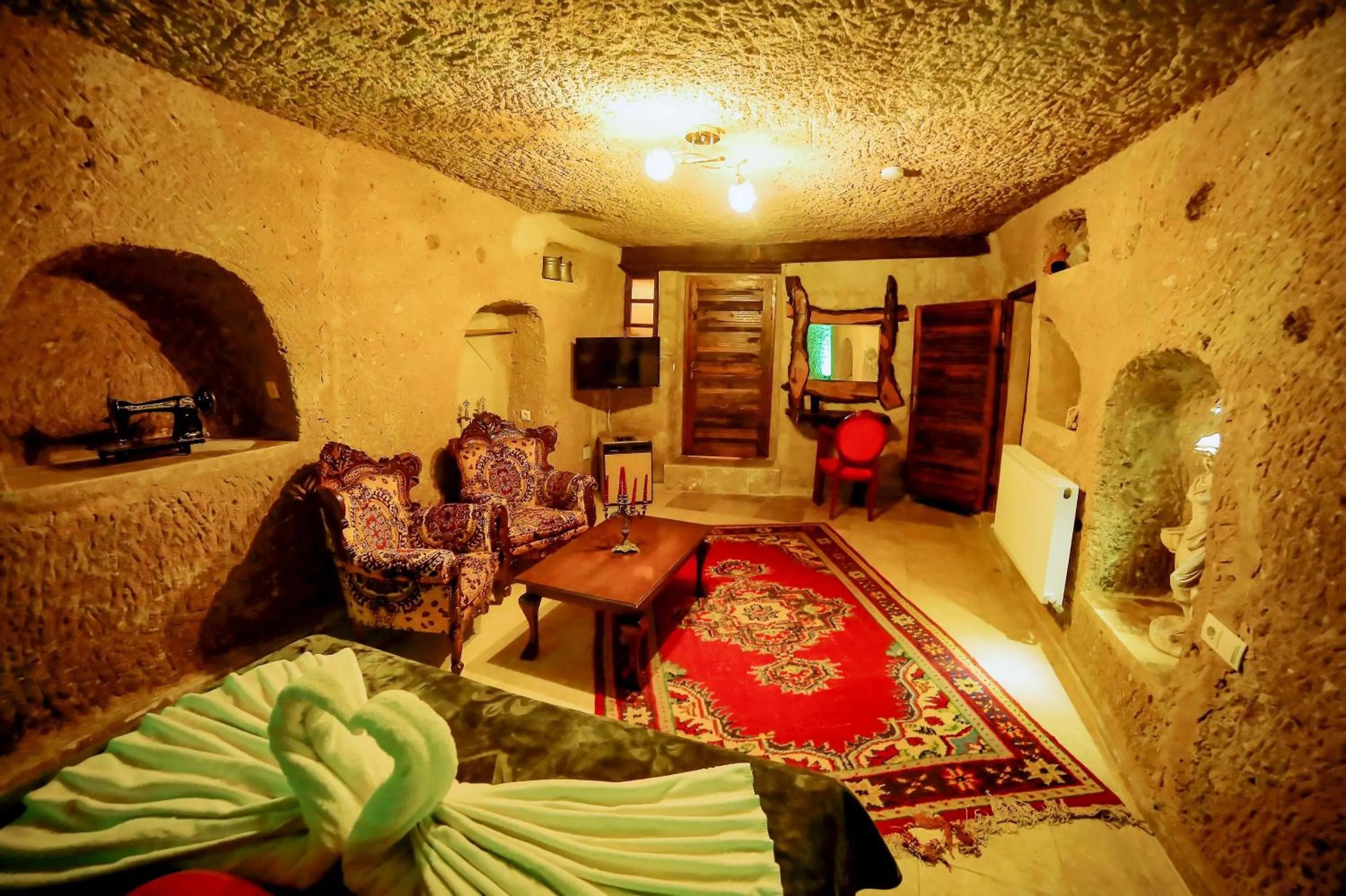 Living room in Larissa Cave Hotel