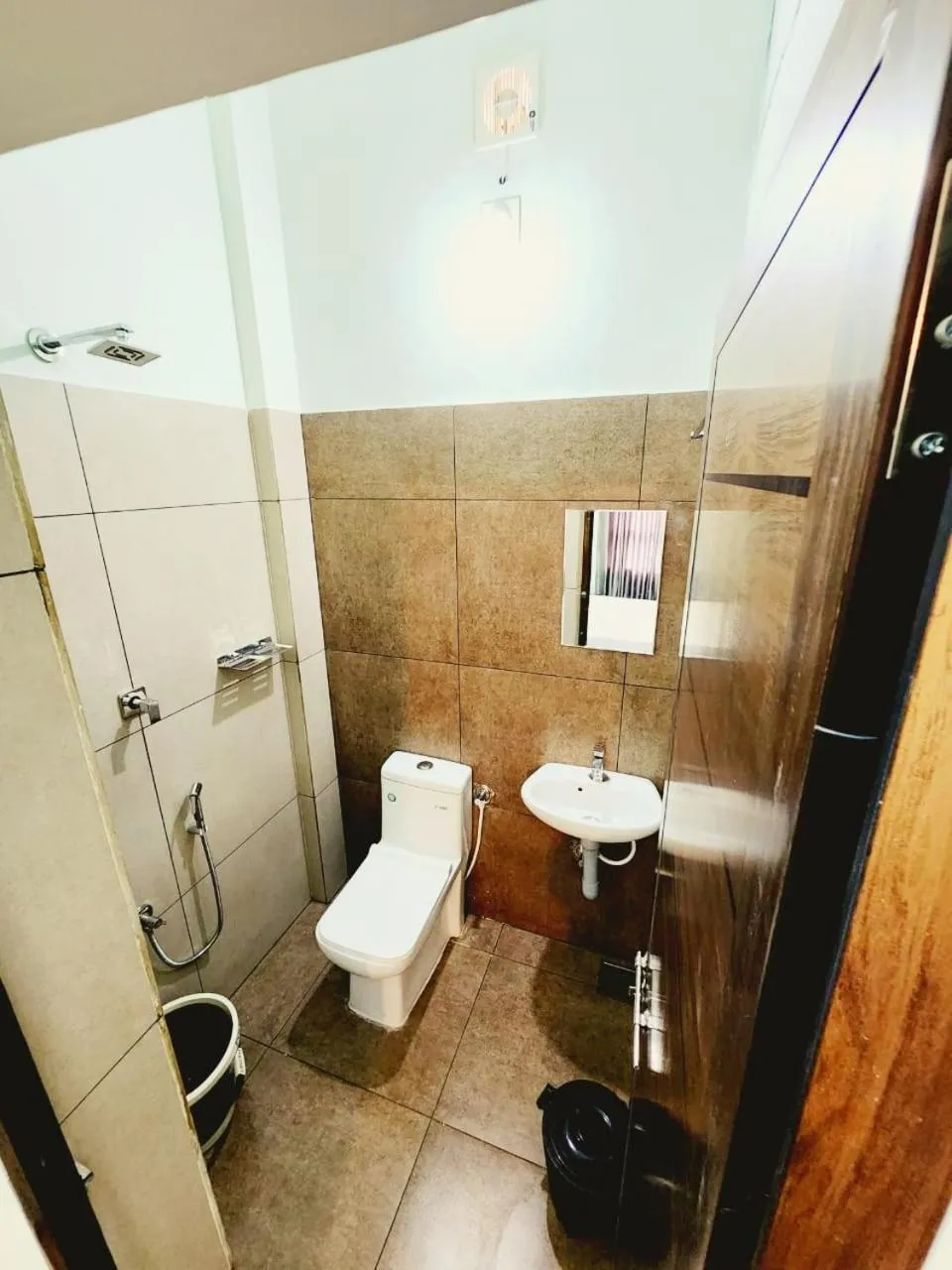Shower in Apsara Residency