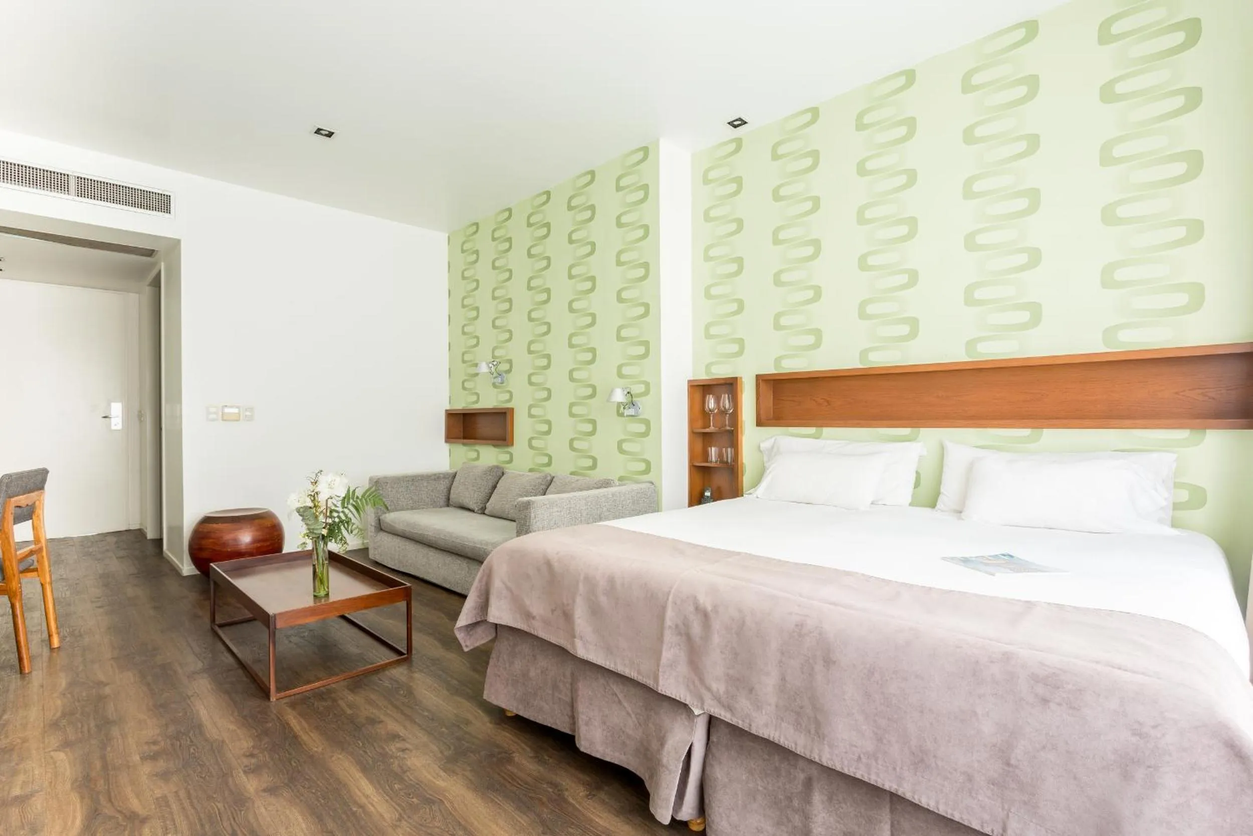 Photo of the whole room, Bed in Hotel BA Jardines Palermo