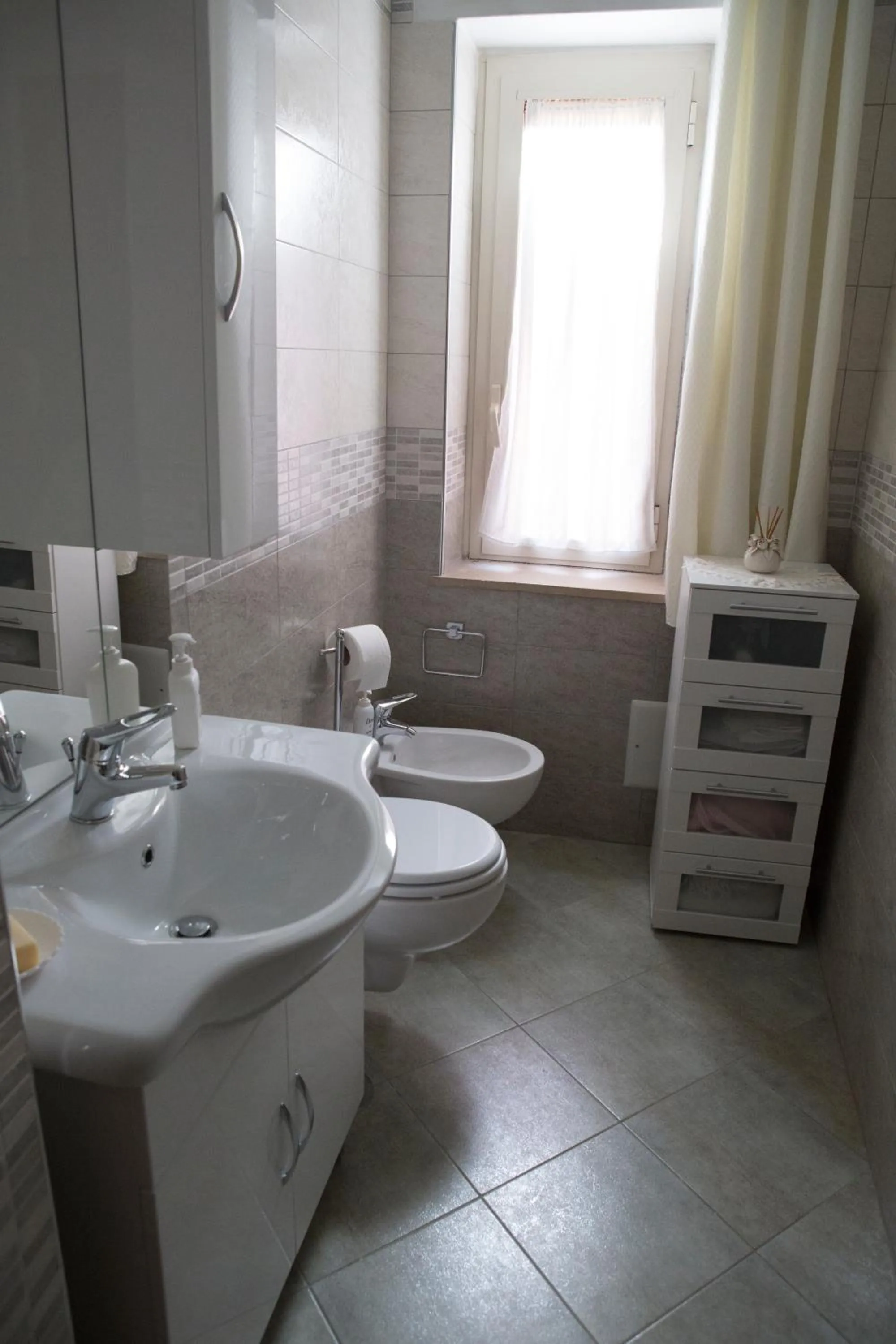 Bathroom in BUTTERFLY