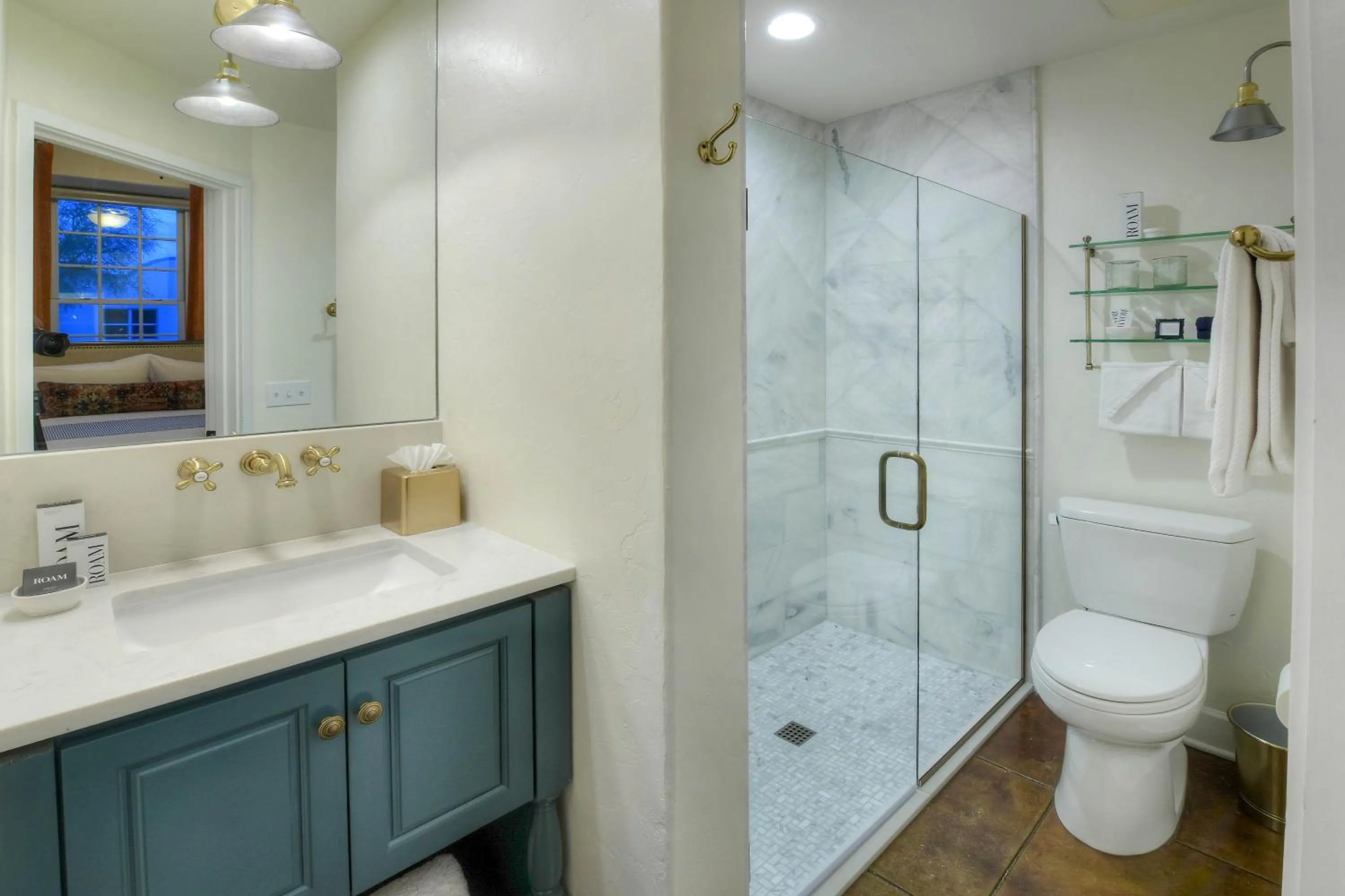 Bathroom in Armory Park Inn