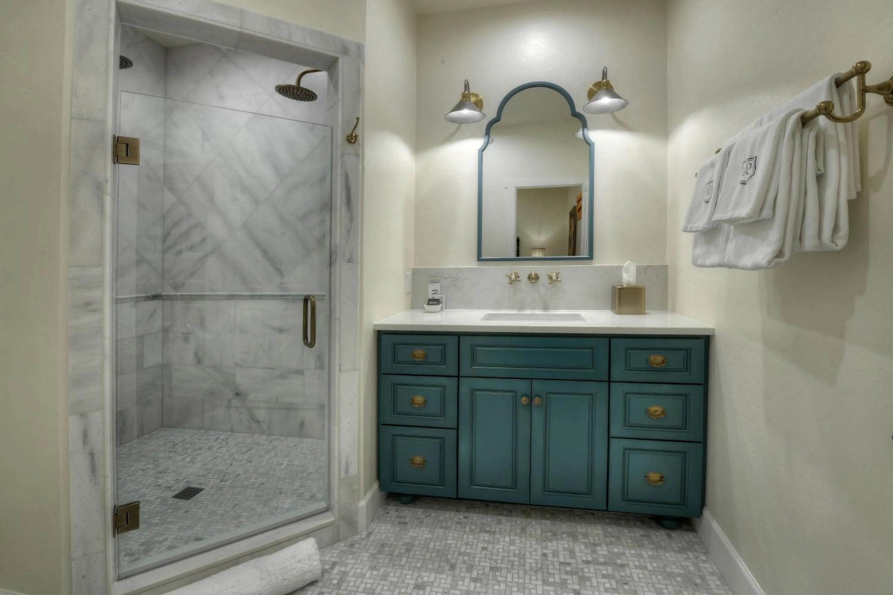 Bathroom in Armory Park Inn