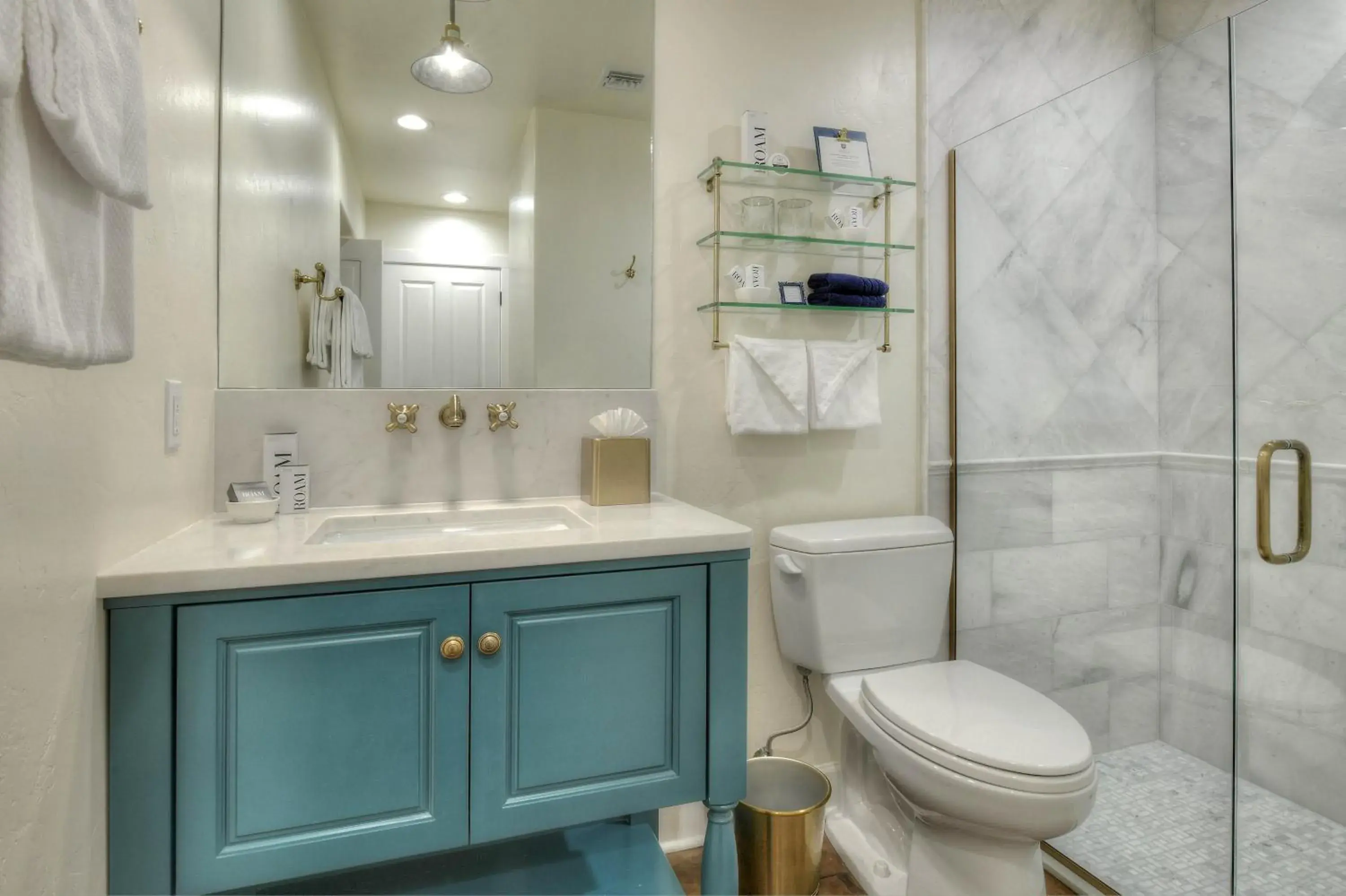 Deluxe King Room in Armory Park Inn Deluxe King Room in Armory Park Inn