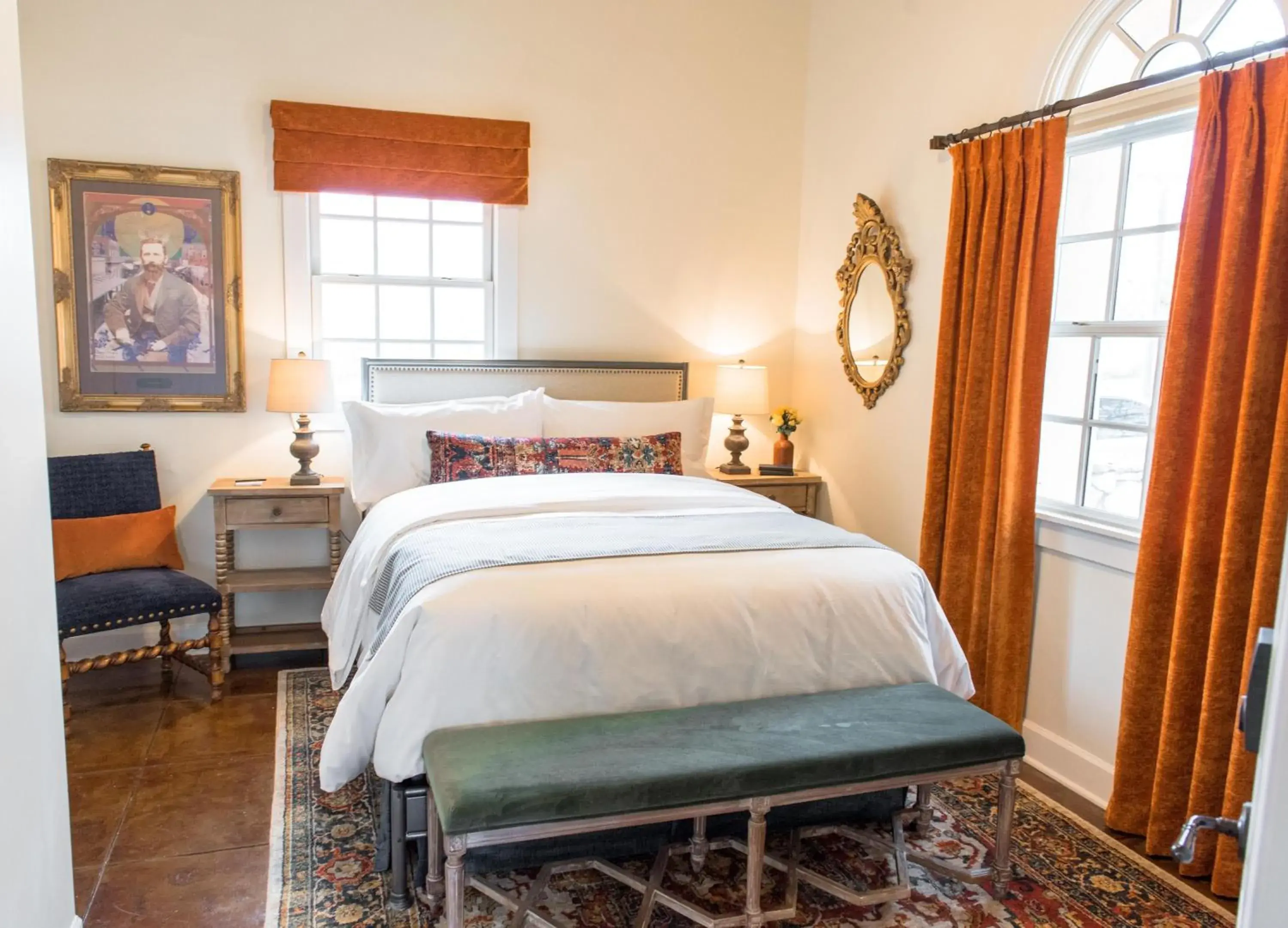 Deluxe Queen Room in Armory Park Inn Deluxe Queen Room in Armory Park Inn