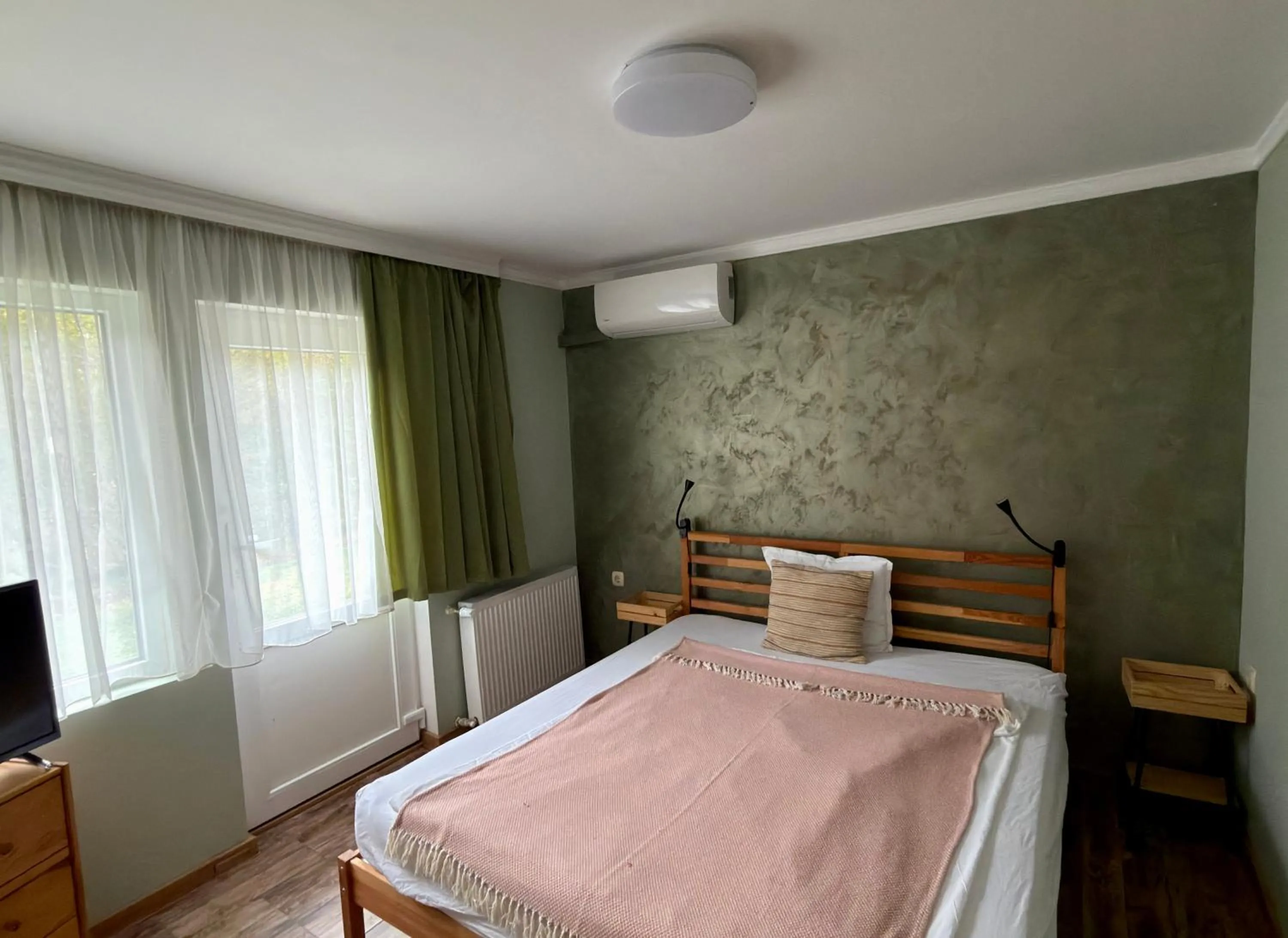 Yaev Family Hotel