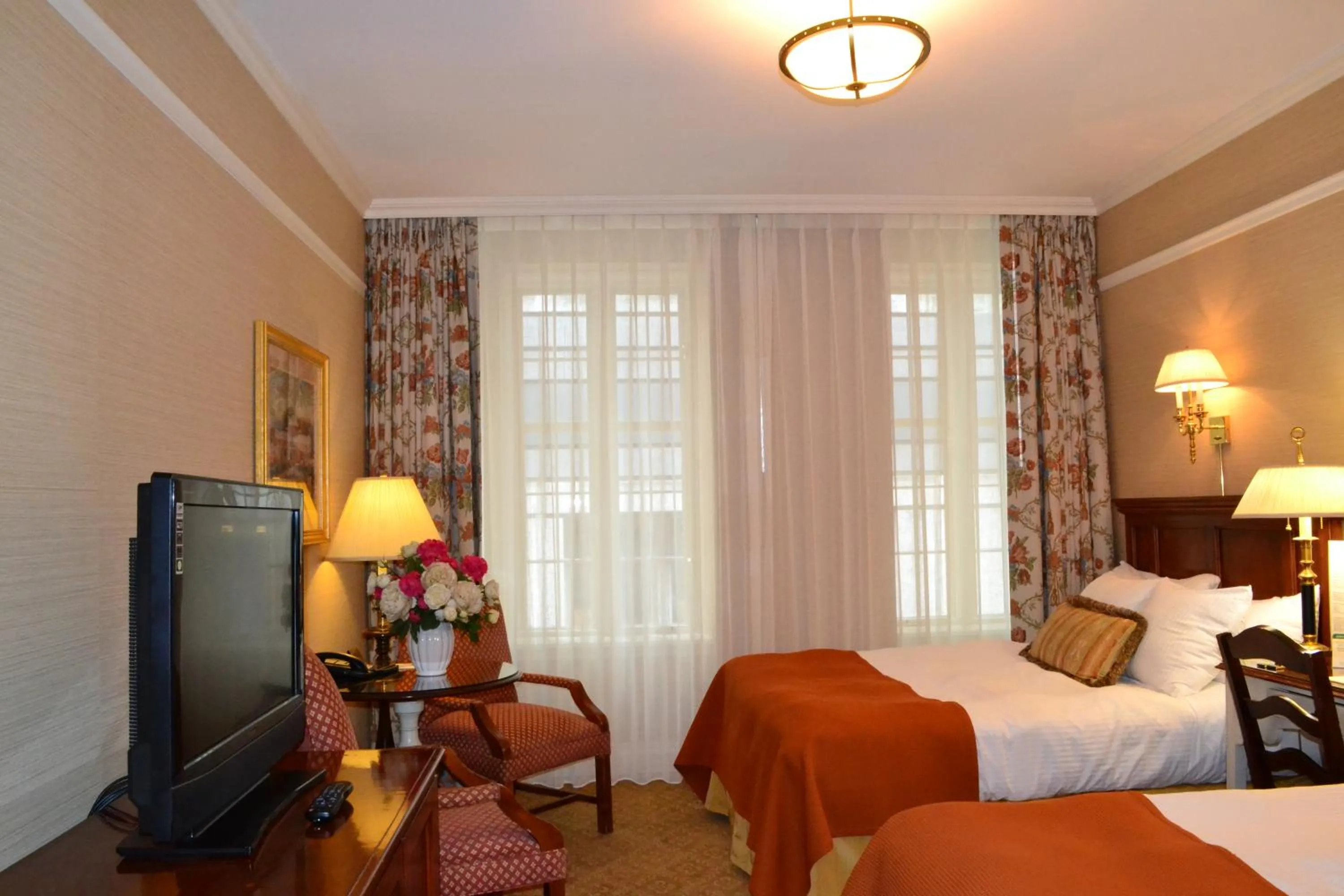 Photo of the whole room, Bed in The Wall Street Inn