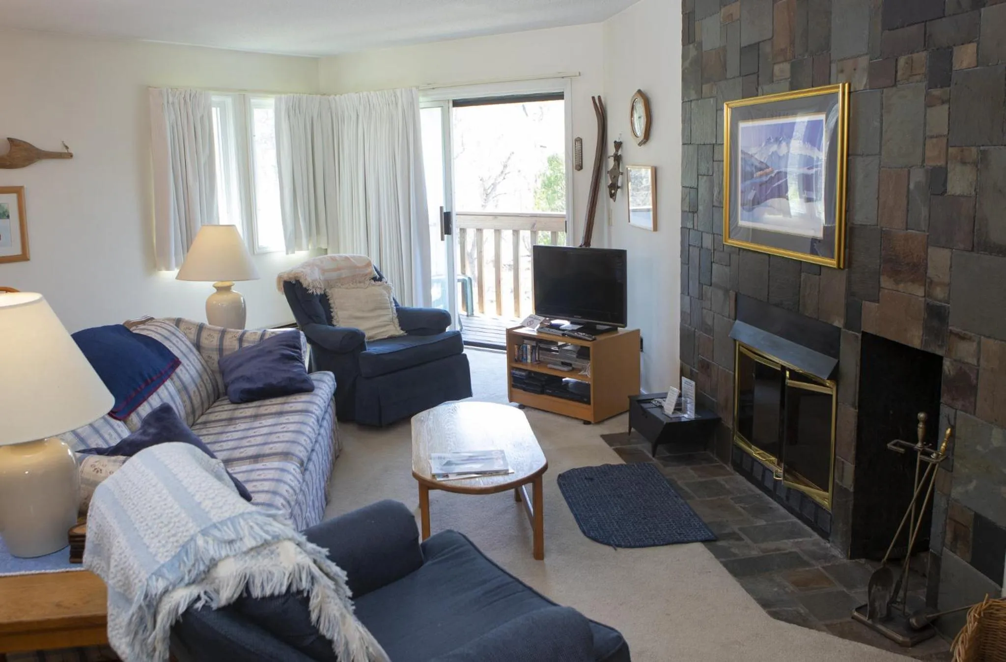 Living room in Okemo Mountain Lodging