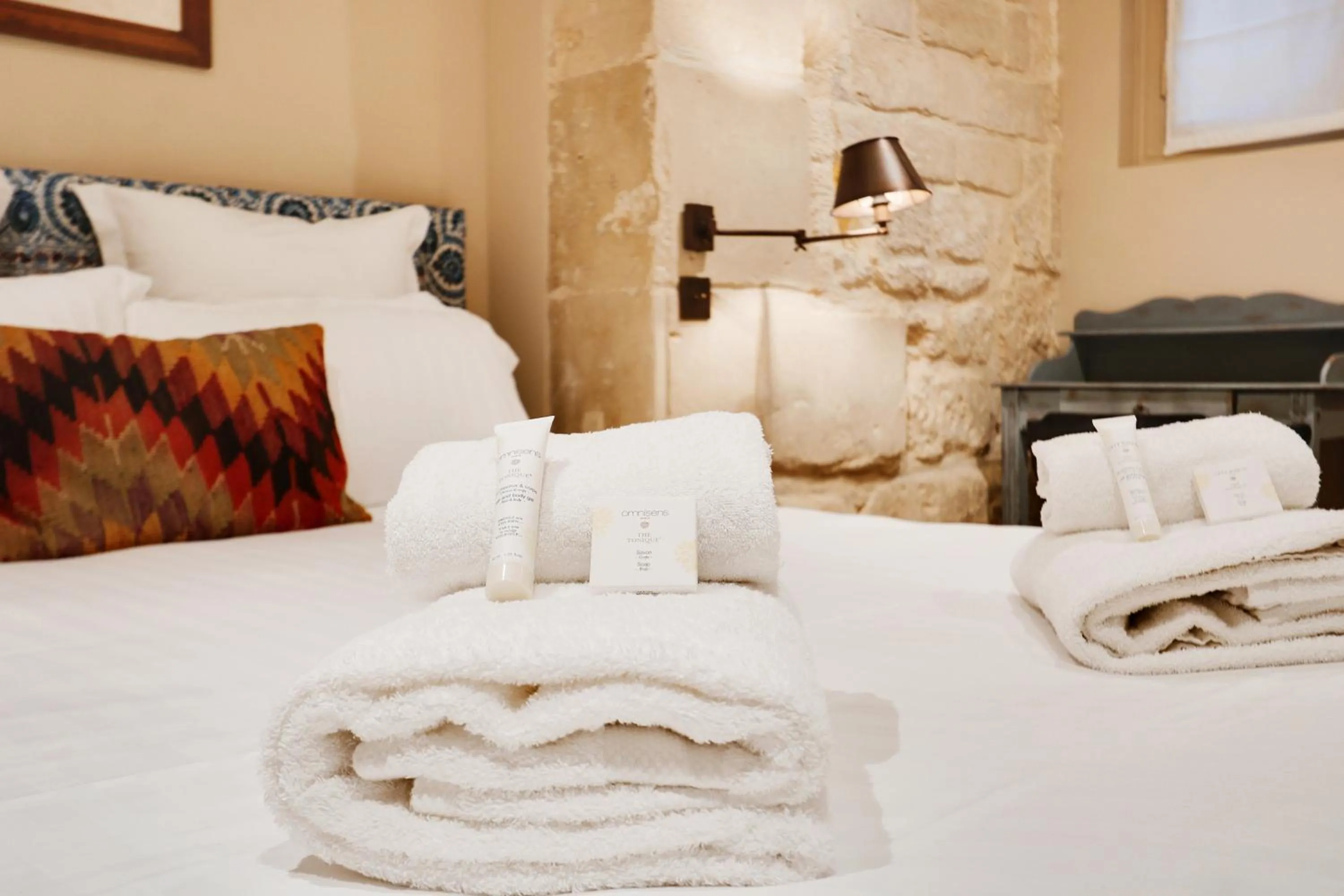 Bed in Pick A Flat's Apartments in Saint Germain - Paul-Louis Courier