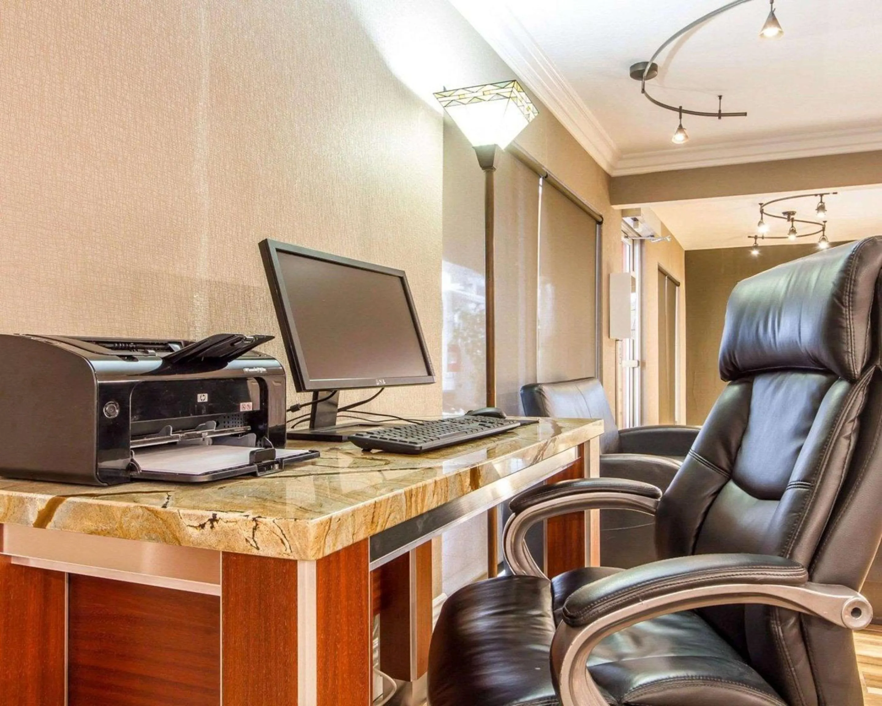 Business facilities in Quality Inn Sacramento Convention Center
