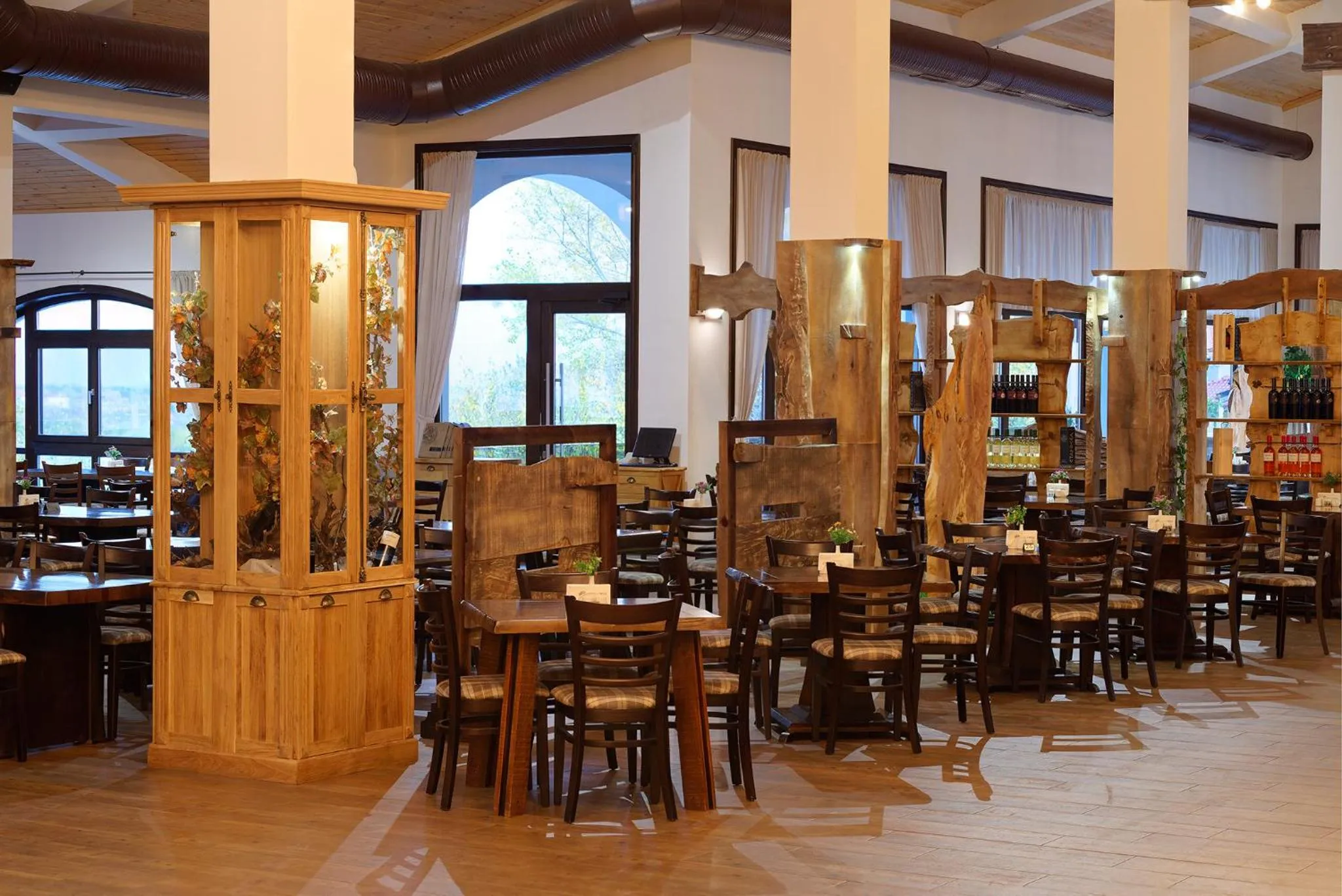 Restaurant/places to eat in Wine & Spa Complex Starosel