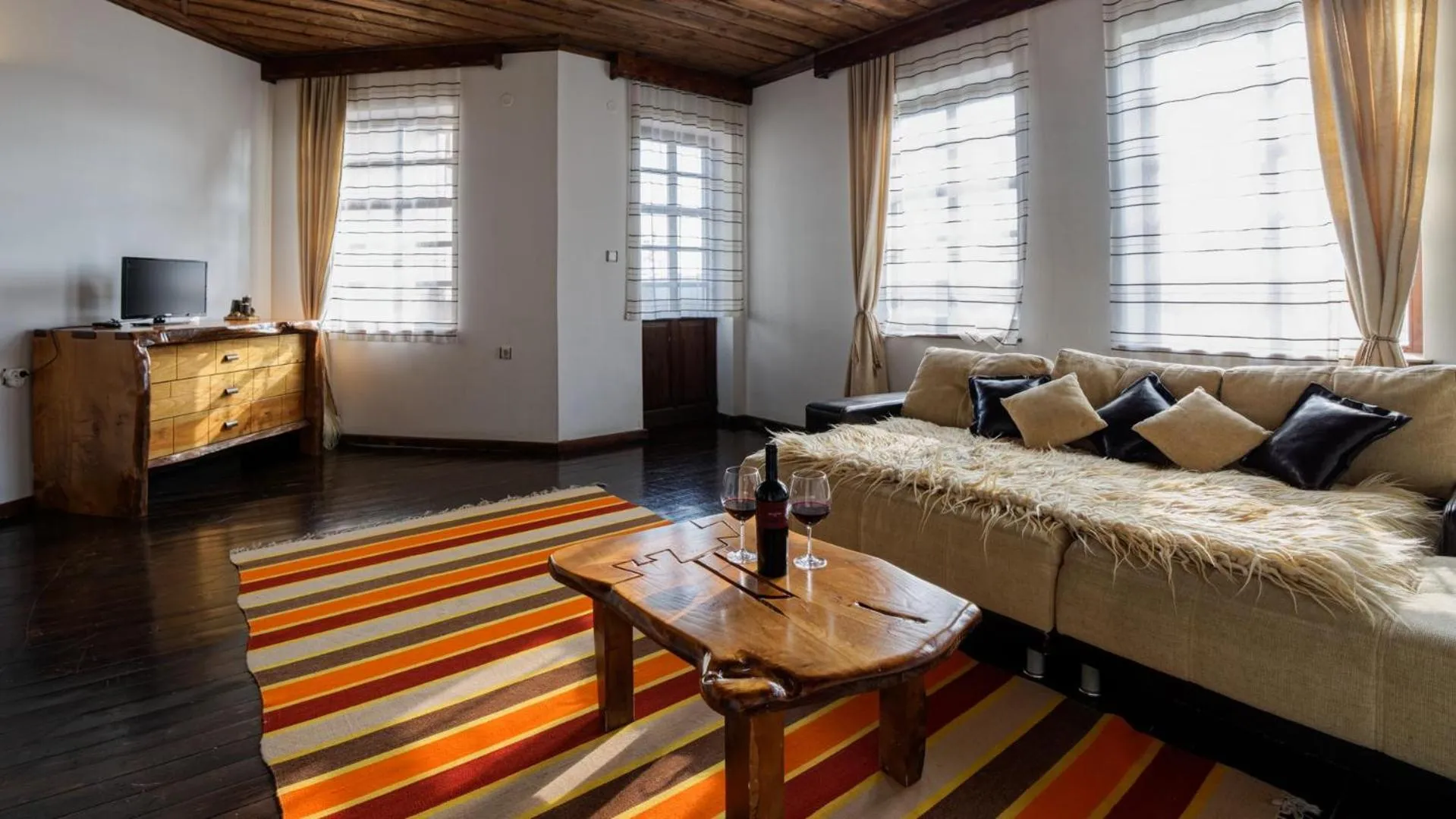 Bed in Wine & Spa Complex Starosel