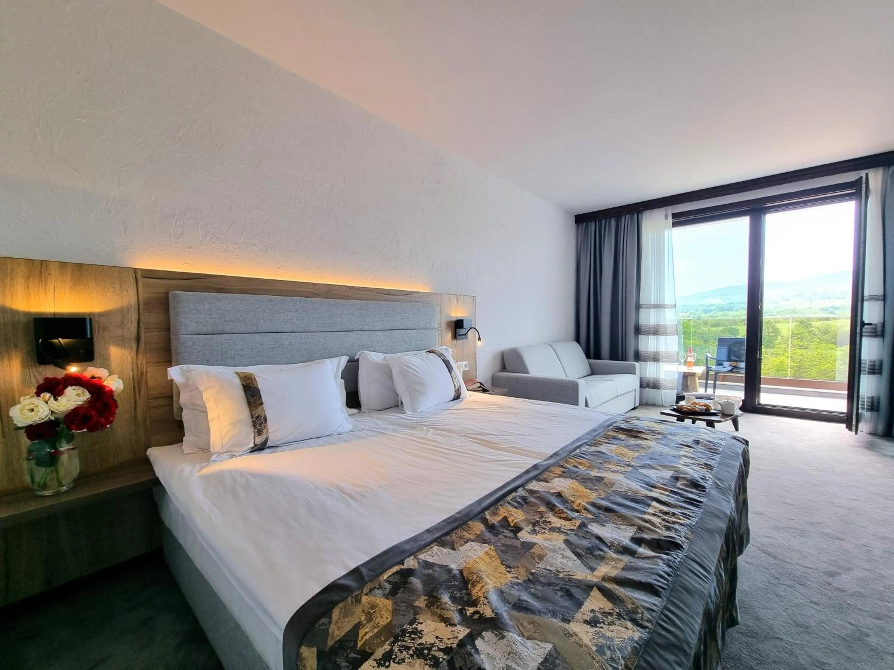 Bed in Wine & Spa Complex Starosel