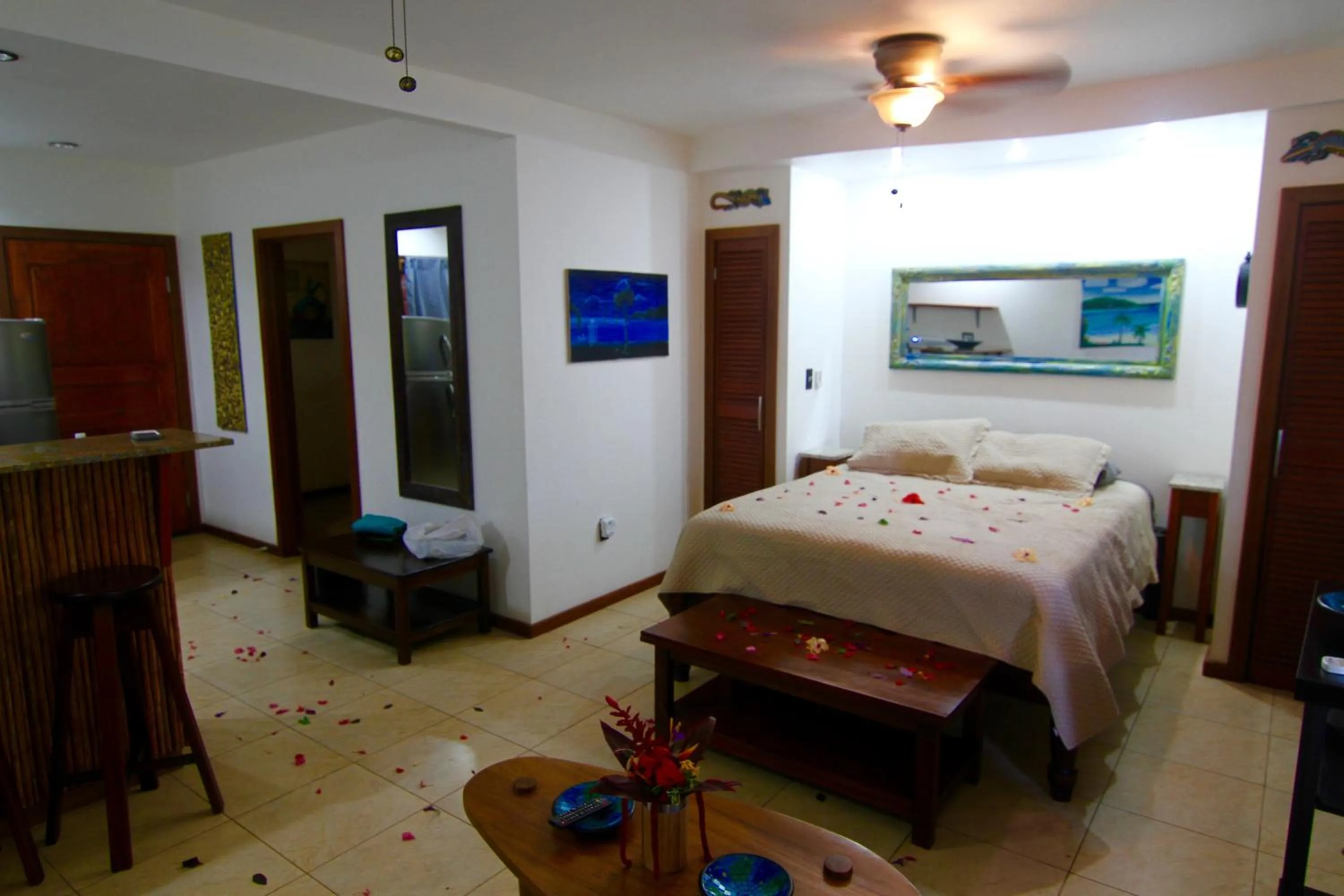 Decorative detail, Bed in mame trees