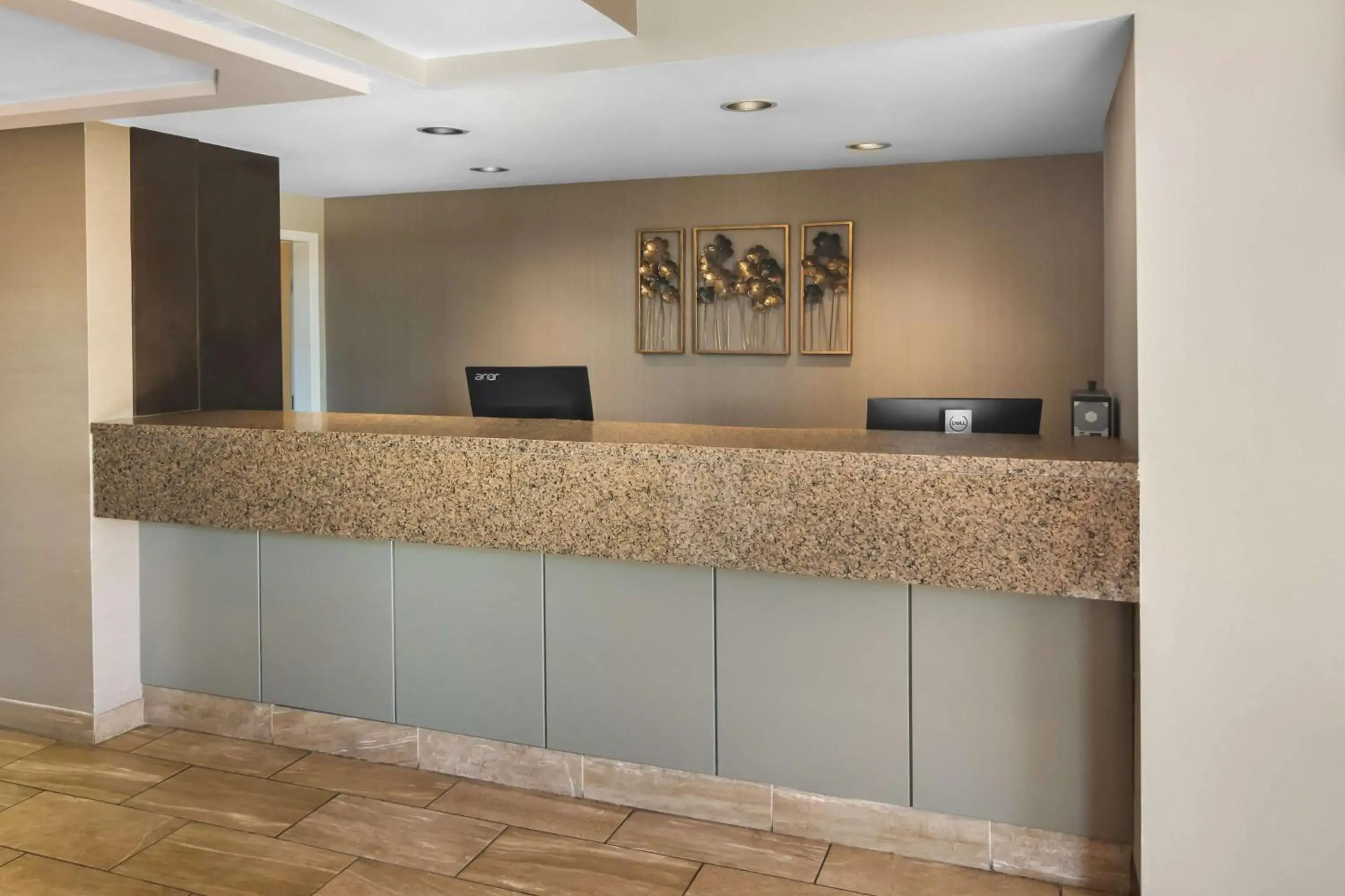 Lobby or reception in Best Western Plus Osoyoos Hotel & Suites Lobby or reception in Best Western Plus Osoyoos Hotel & Suites