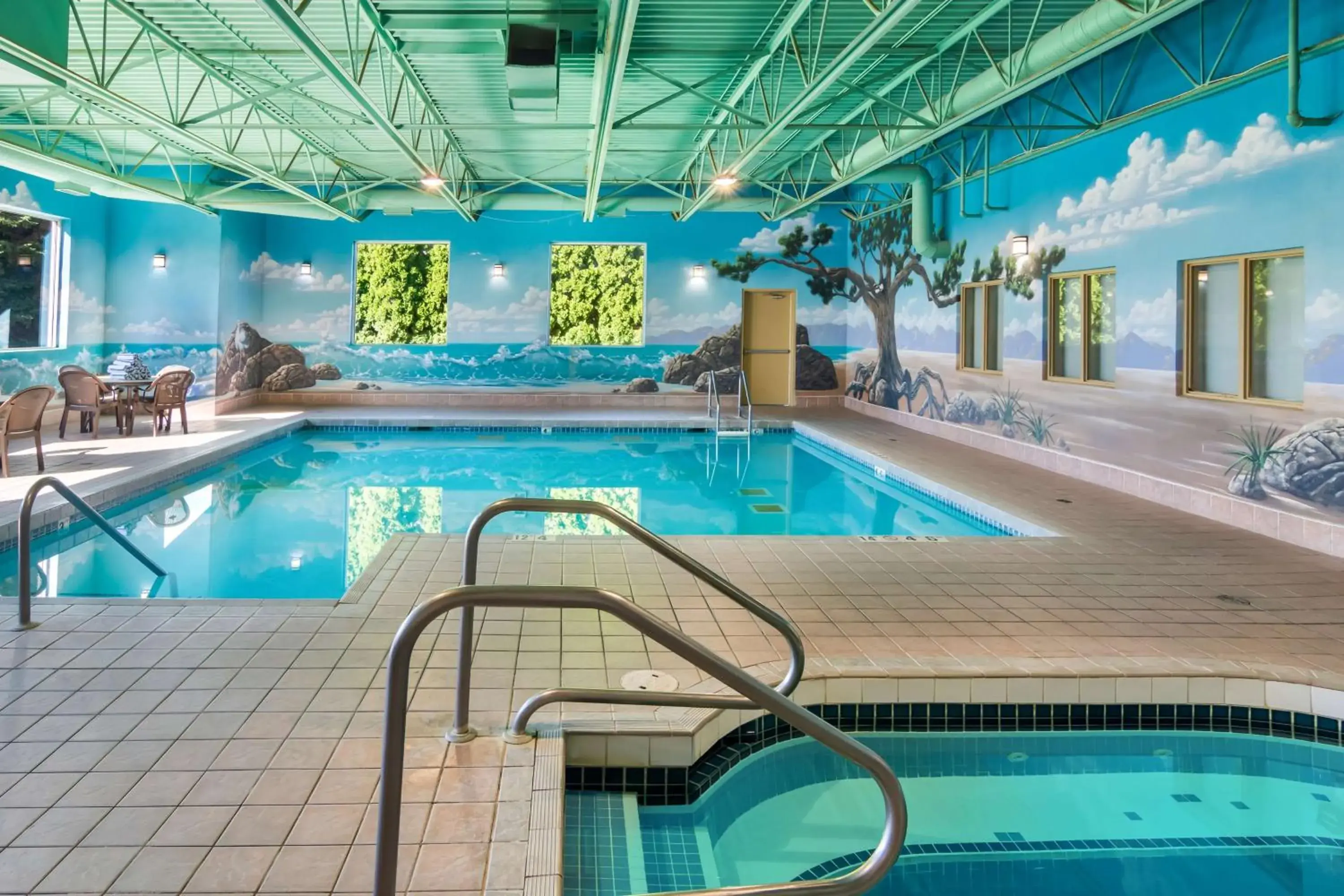 Pool view in Best Western Plus Osoyoos Hotel & Suites Pool view in Best Western Plus Osoyoos Hotel & Suites