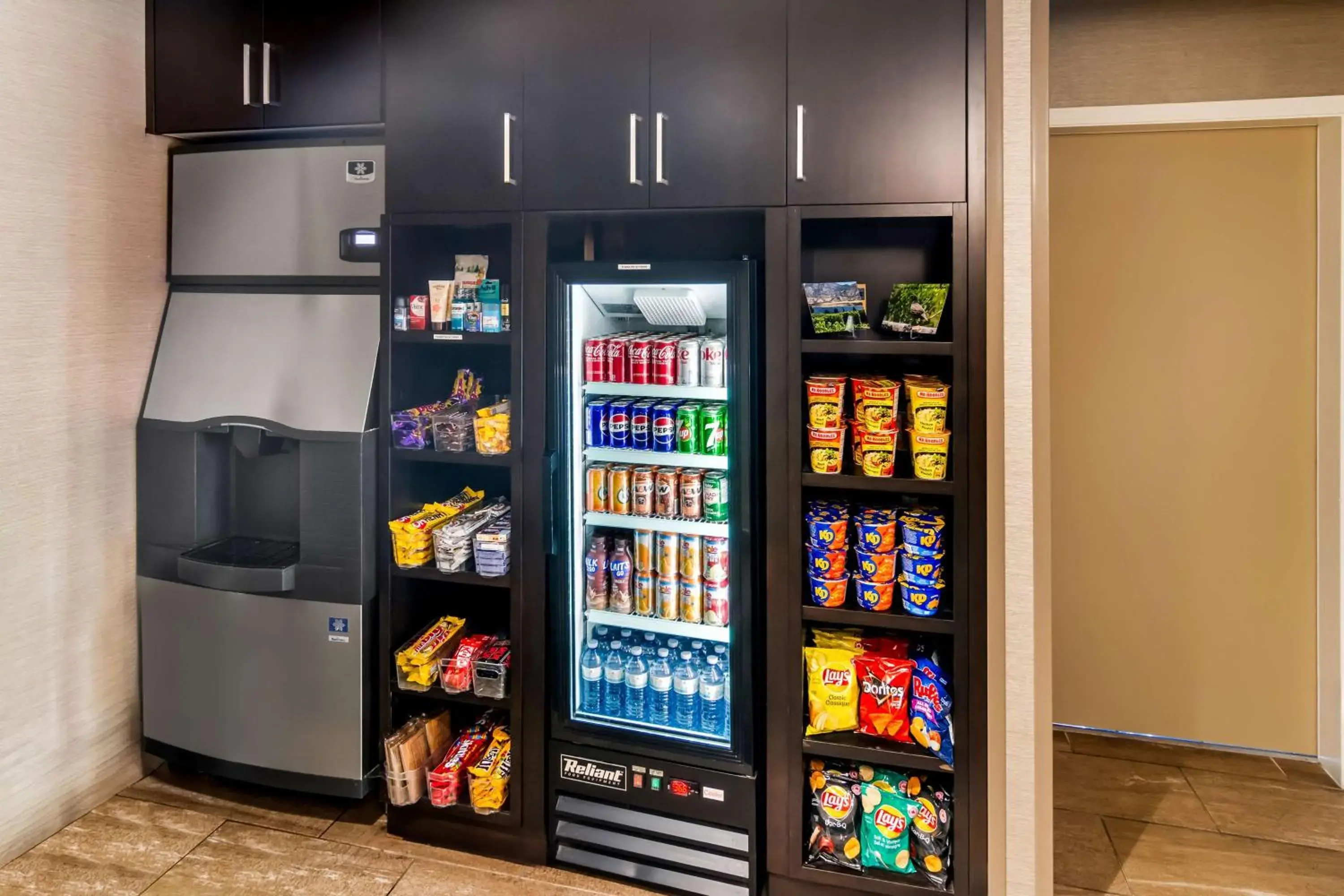 Property building in Best Western Plus Osoyoos Hotel & Suites Property building in Best Western Plus Osoyoos Hotel & Suites