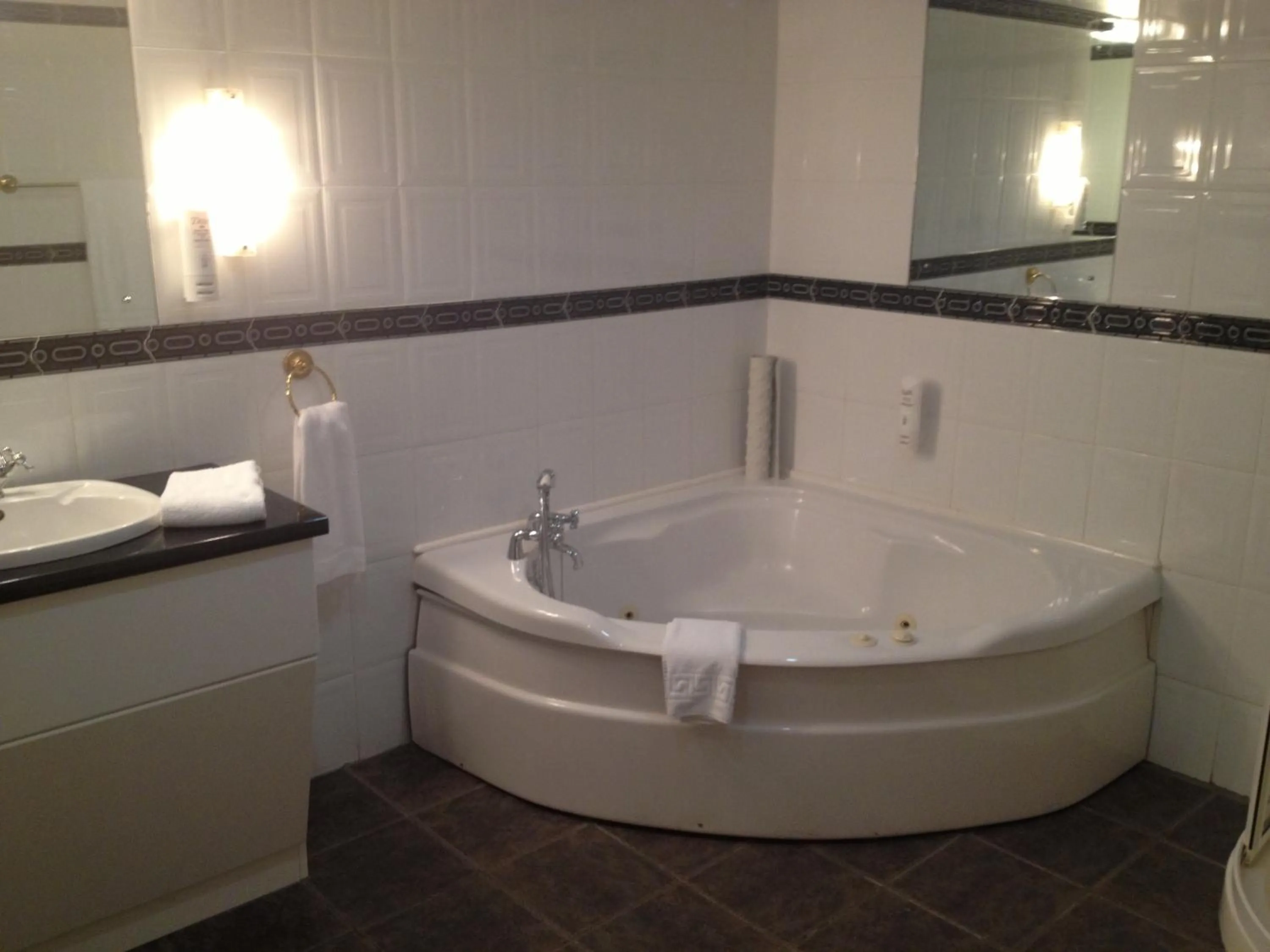 Bathroom in Royal Court Hotel